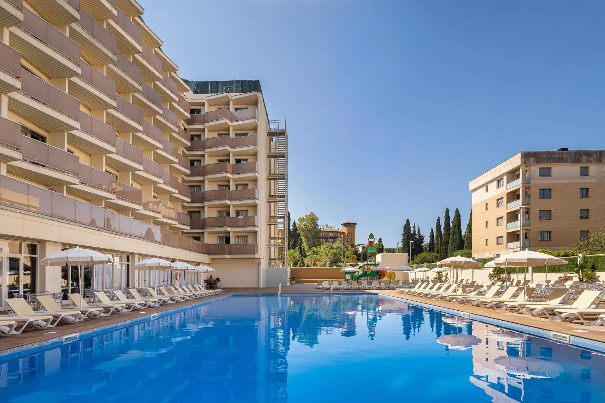 Swimming Pool in htop Royal Beach