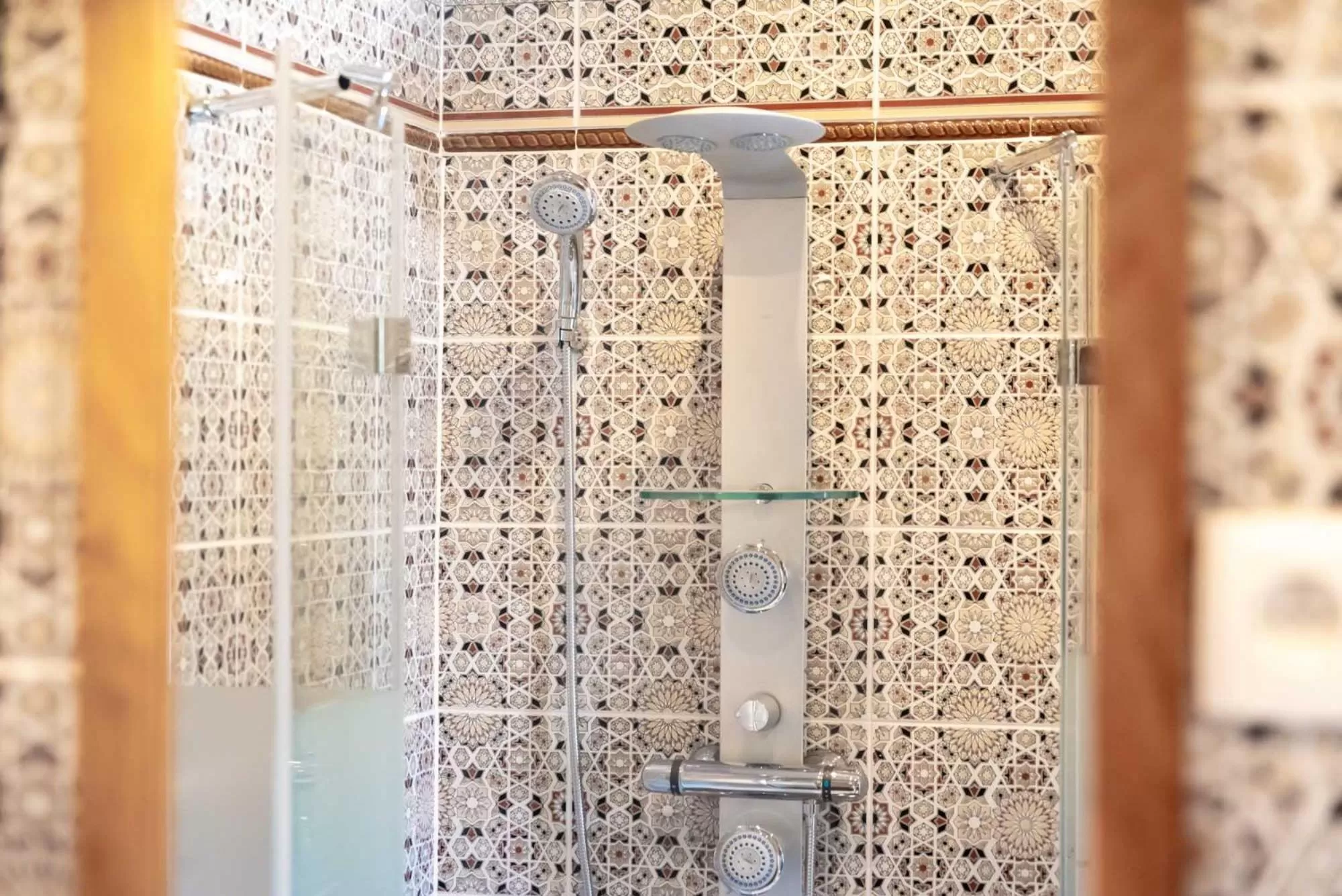 Shower in Ryad Mogador Liège