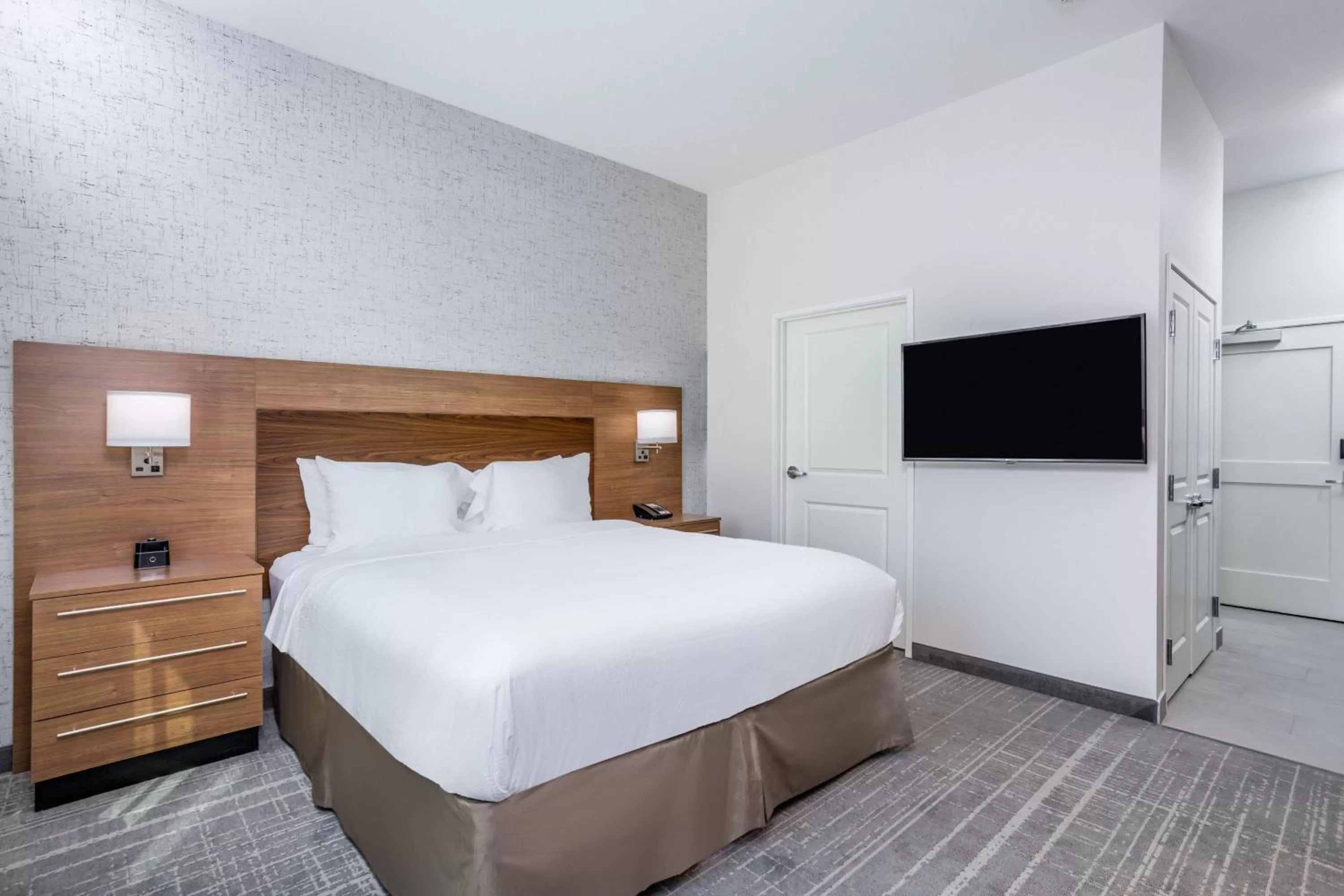 Bedroom, Bed in TownePlace Suites by Marriott Chicago Waukegan Gurnee