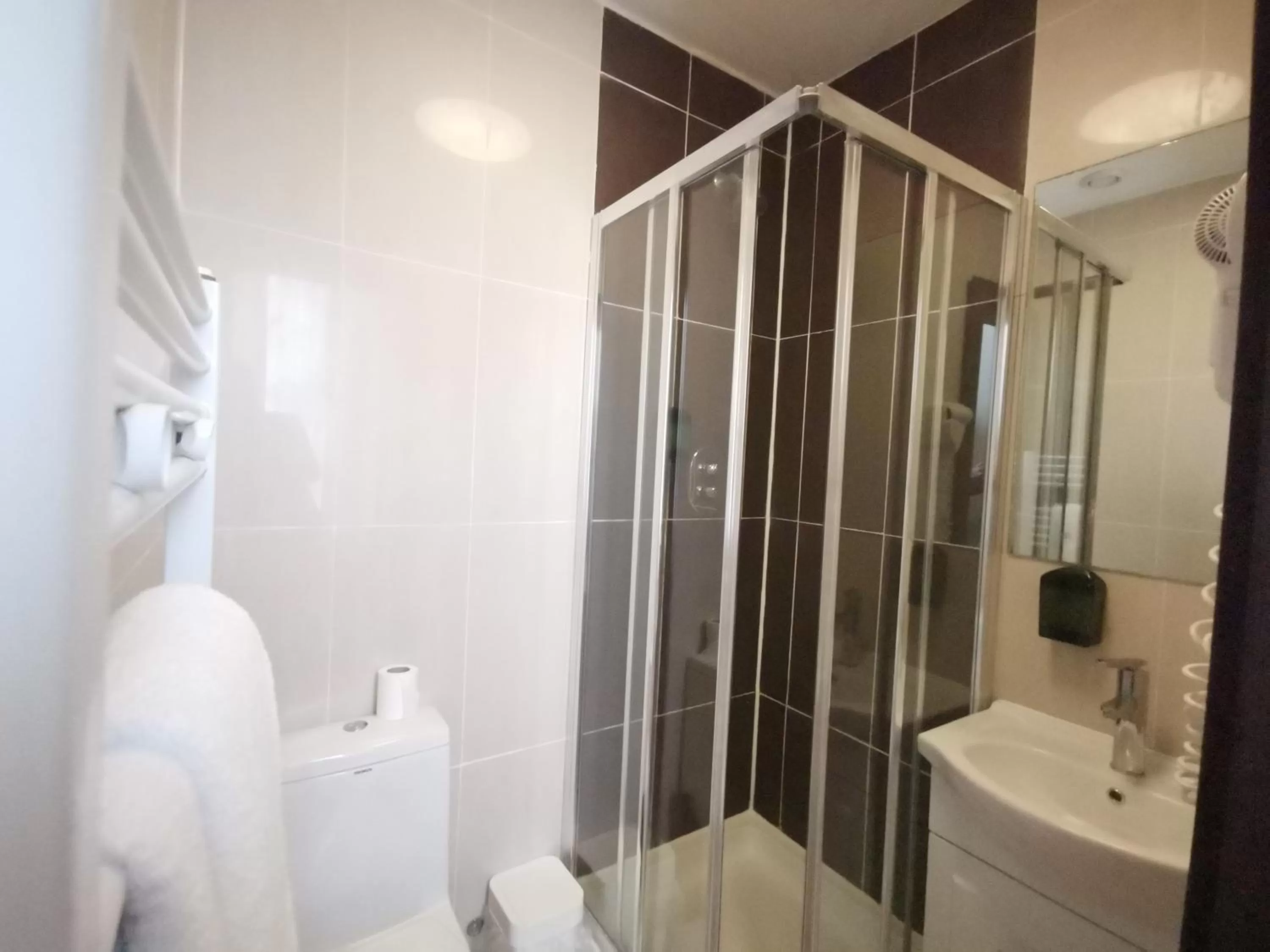 Bathroom in The Royale Chulan Hyde Park Hotel