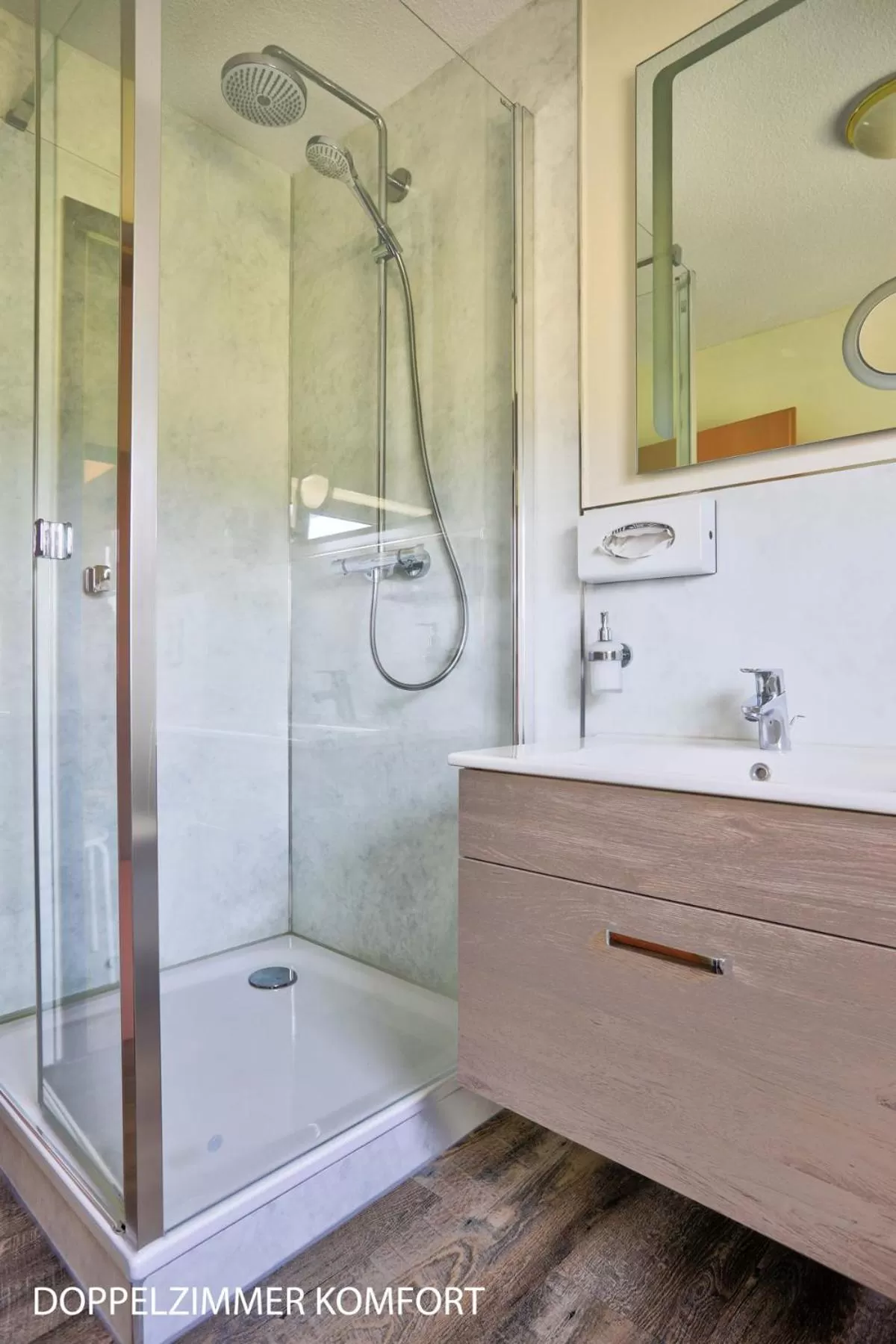 Shower in Stössels Hotel