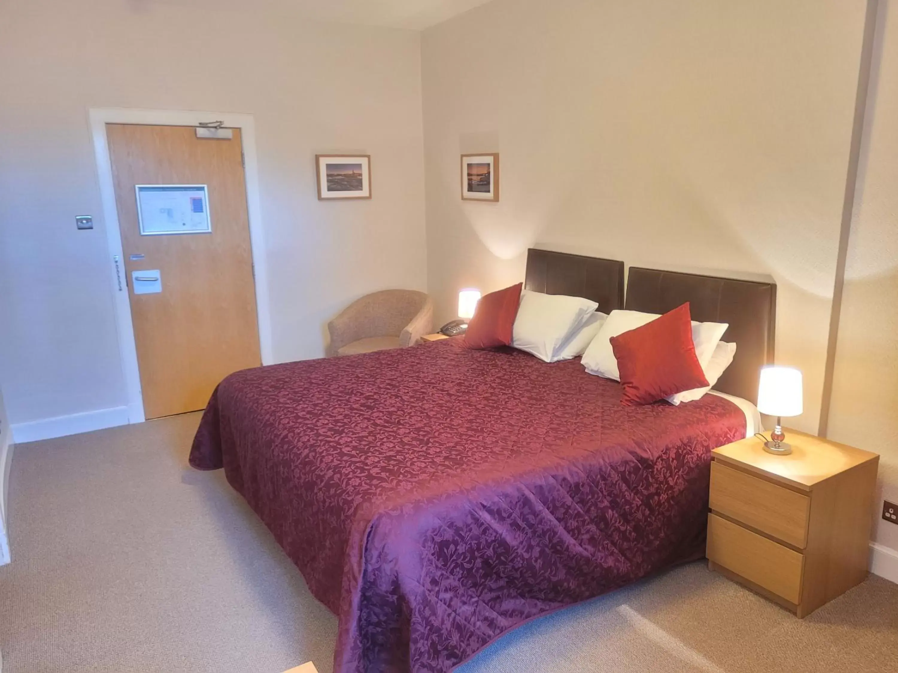 Double Room in Cross Keys Hotel, Kelso Double Room in Cross Keys Hotel, Kelso