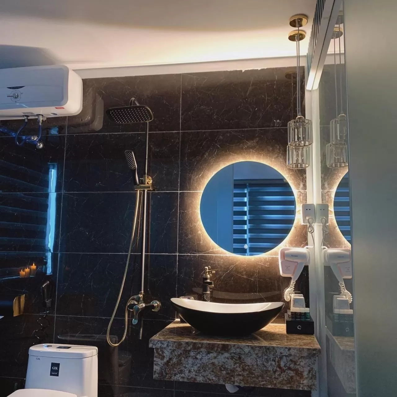 Bathroom in Mio Hotel