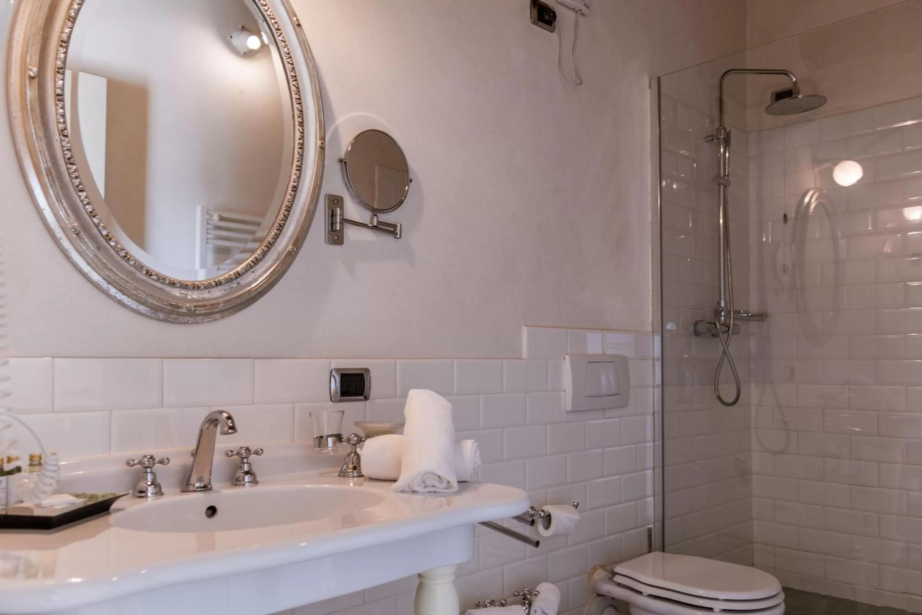 Bathroom in Classique