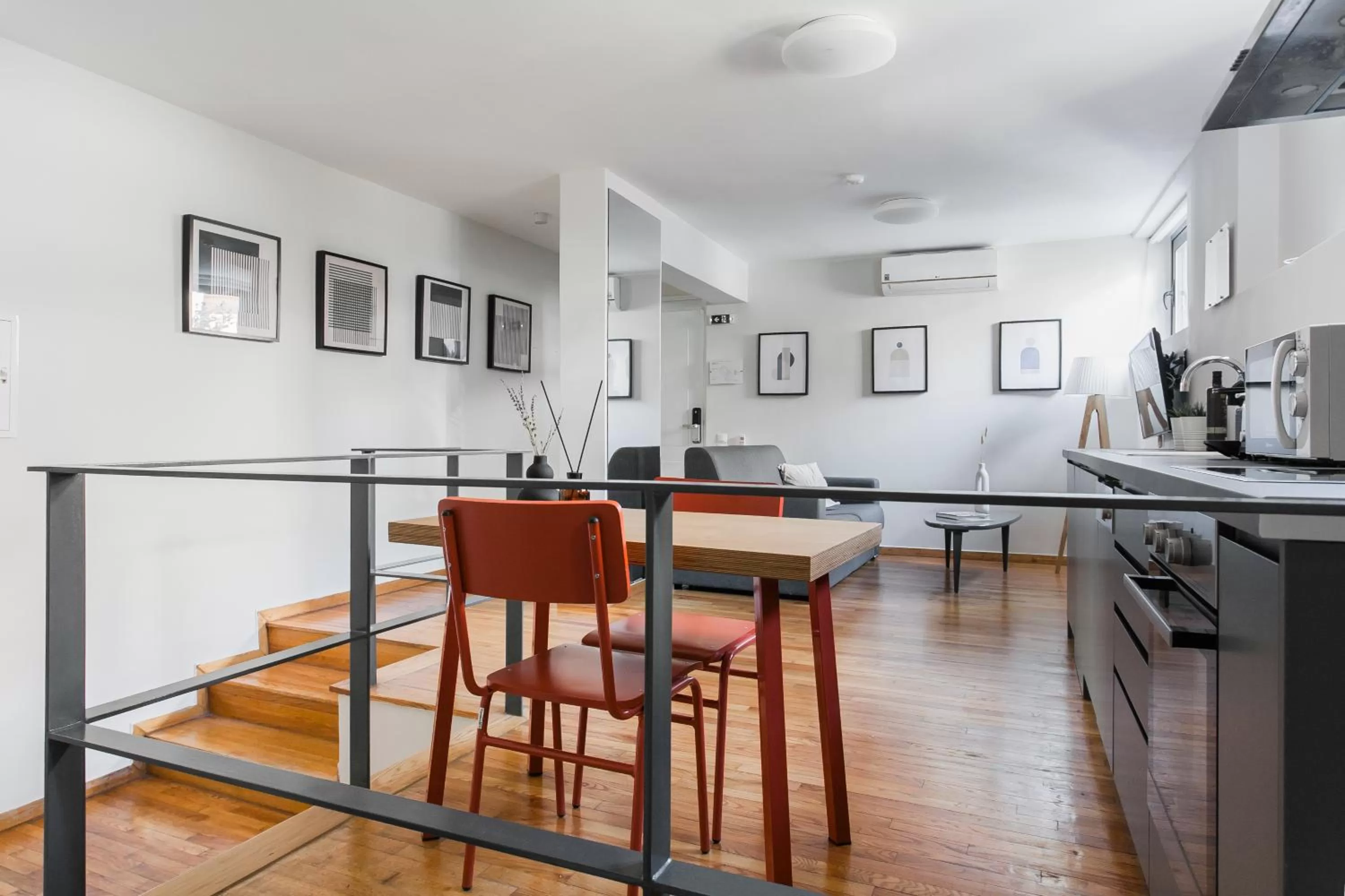 TV and multimedia in ZOIA The Hill by UPSTREET