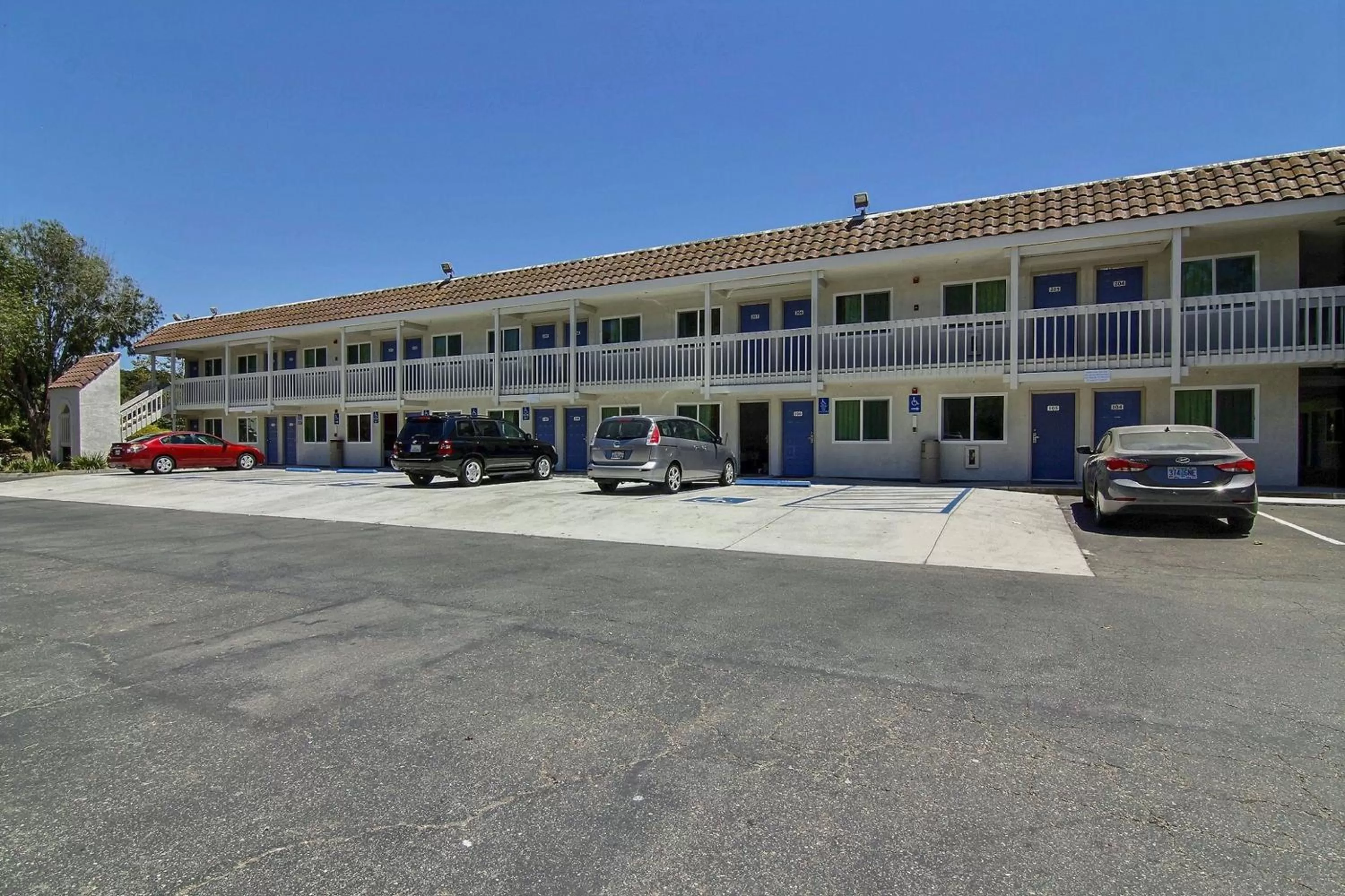 Facade/entrance in Motel 6-Carpinteria, CA - Santa Barbara - South
