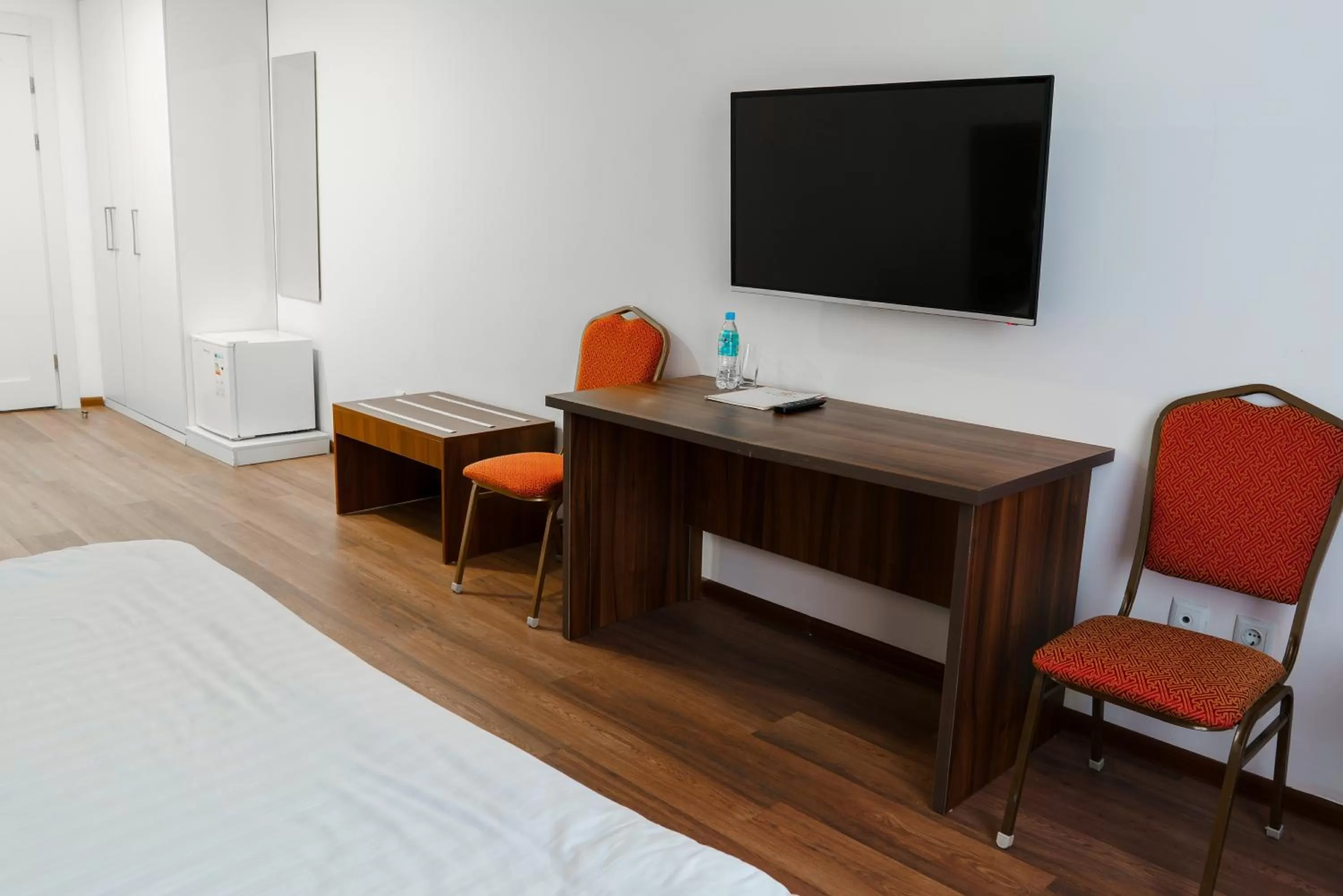 TV/Entertainment Center in The Square