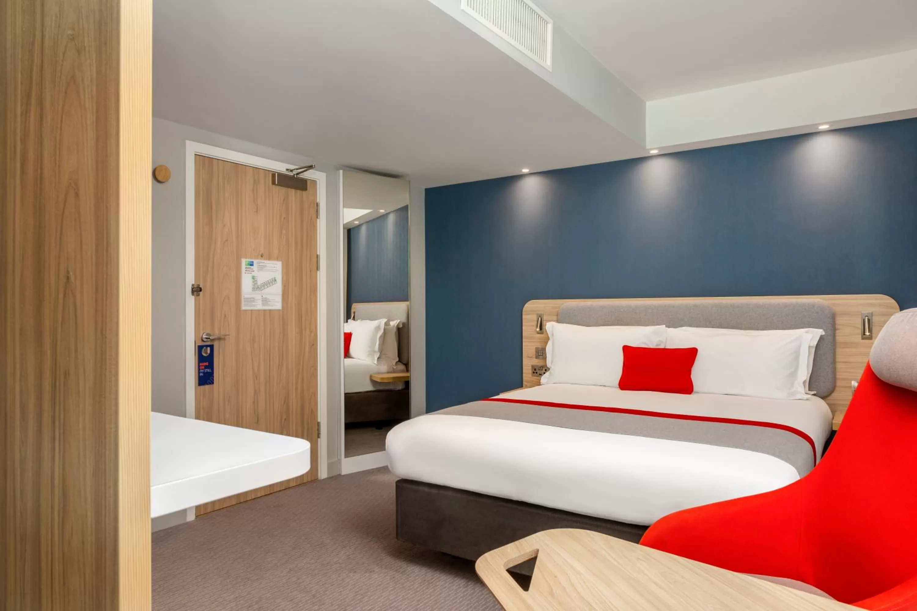Photo of the whole room, Bed in Holiday Inn Express Dublin City Centre by IHG