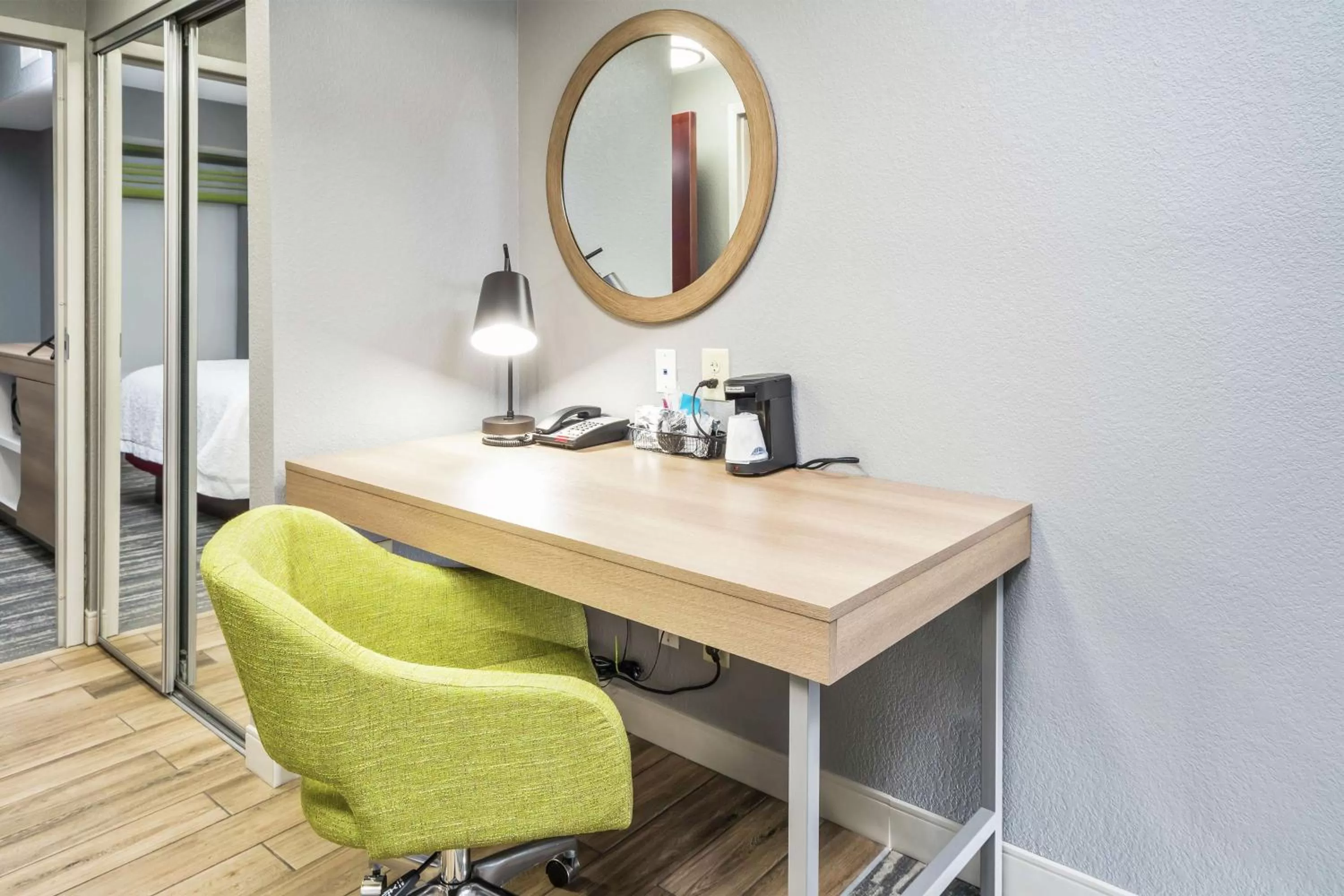 Bedroom in Hampton Inn Wilson Downtown