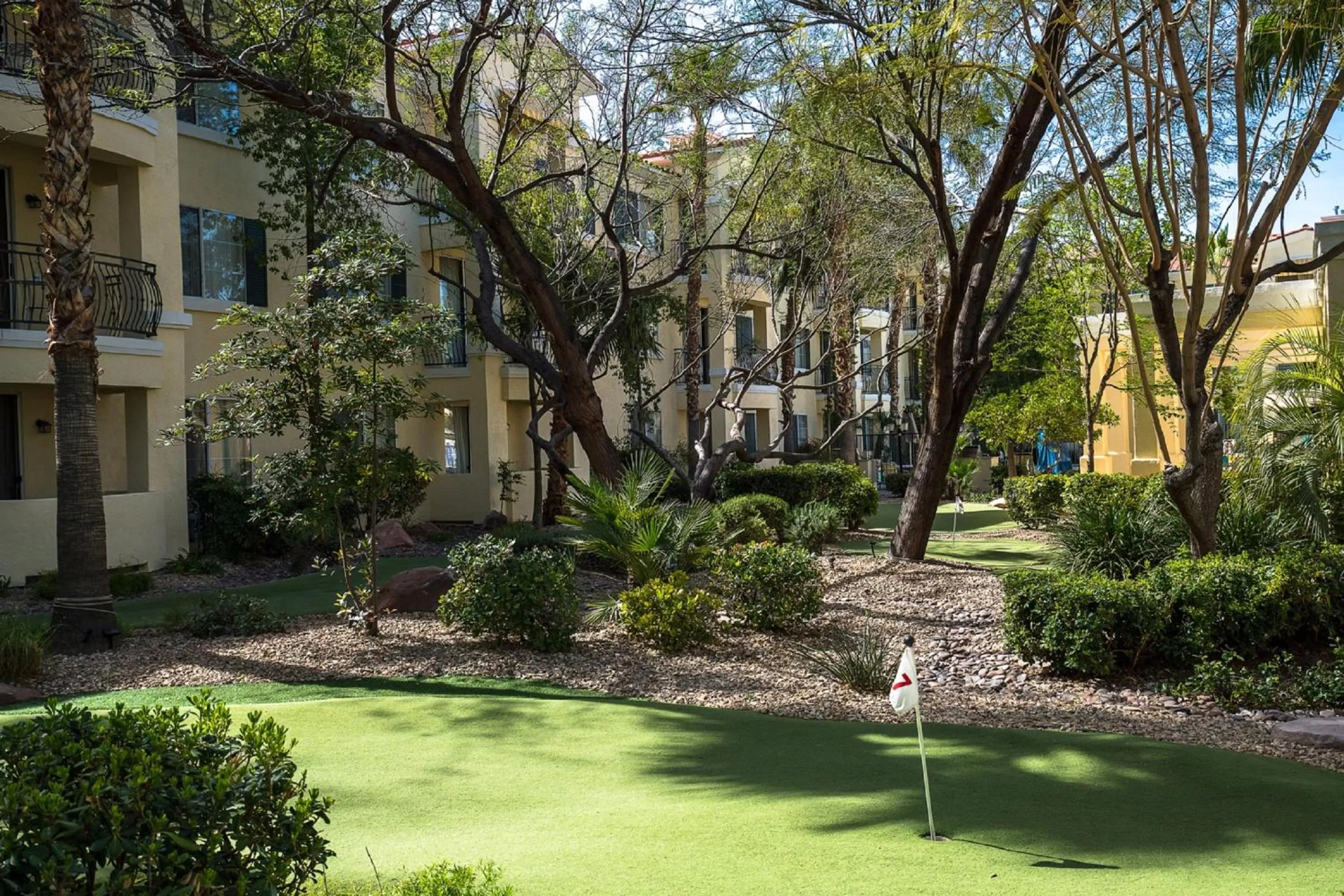 Minigolf in Club de Soleil All-Suite Resort
