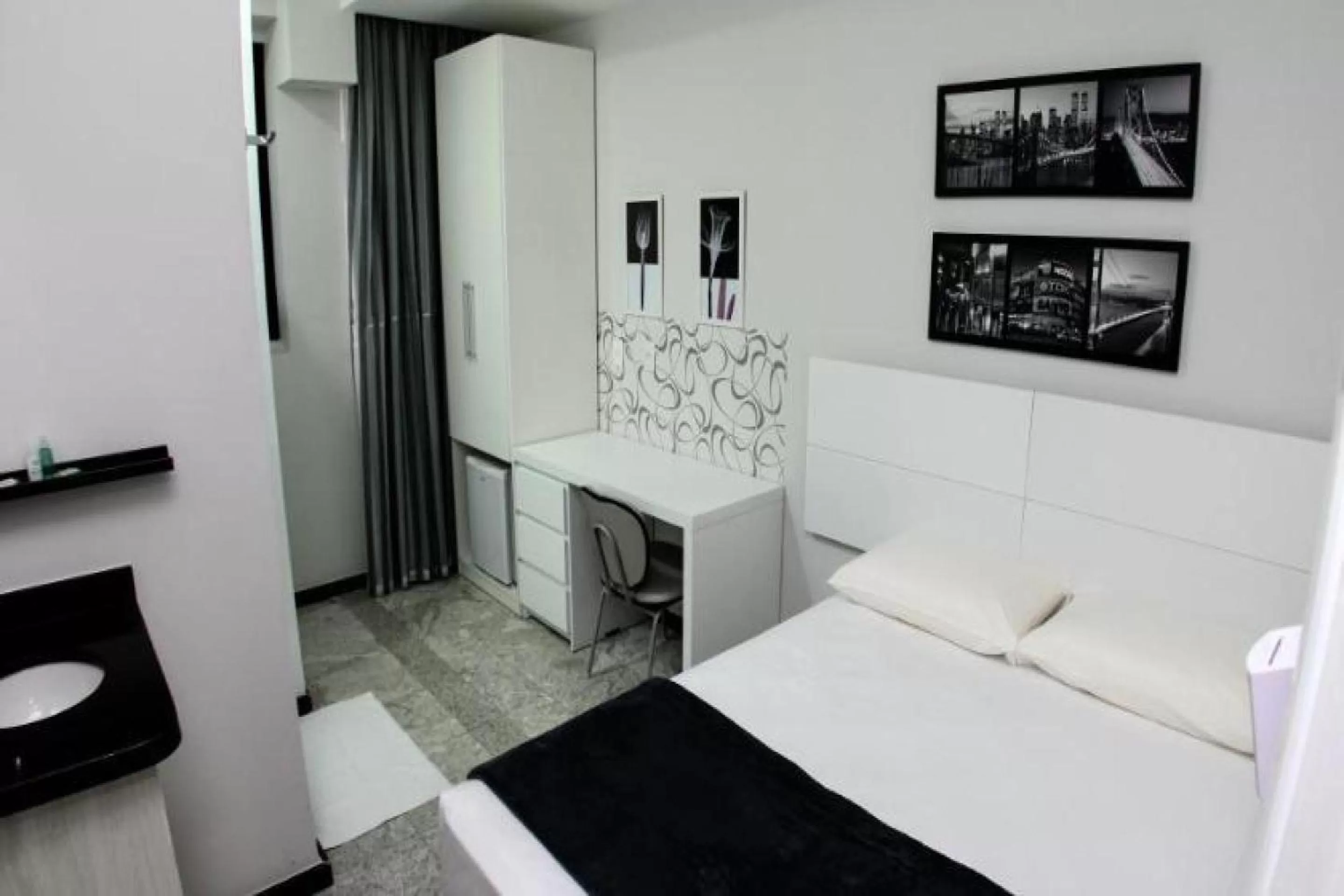 Bedroom, Bed in Compacto Hotel Alphaville Campinas