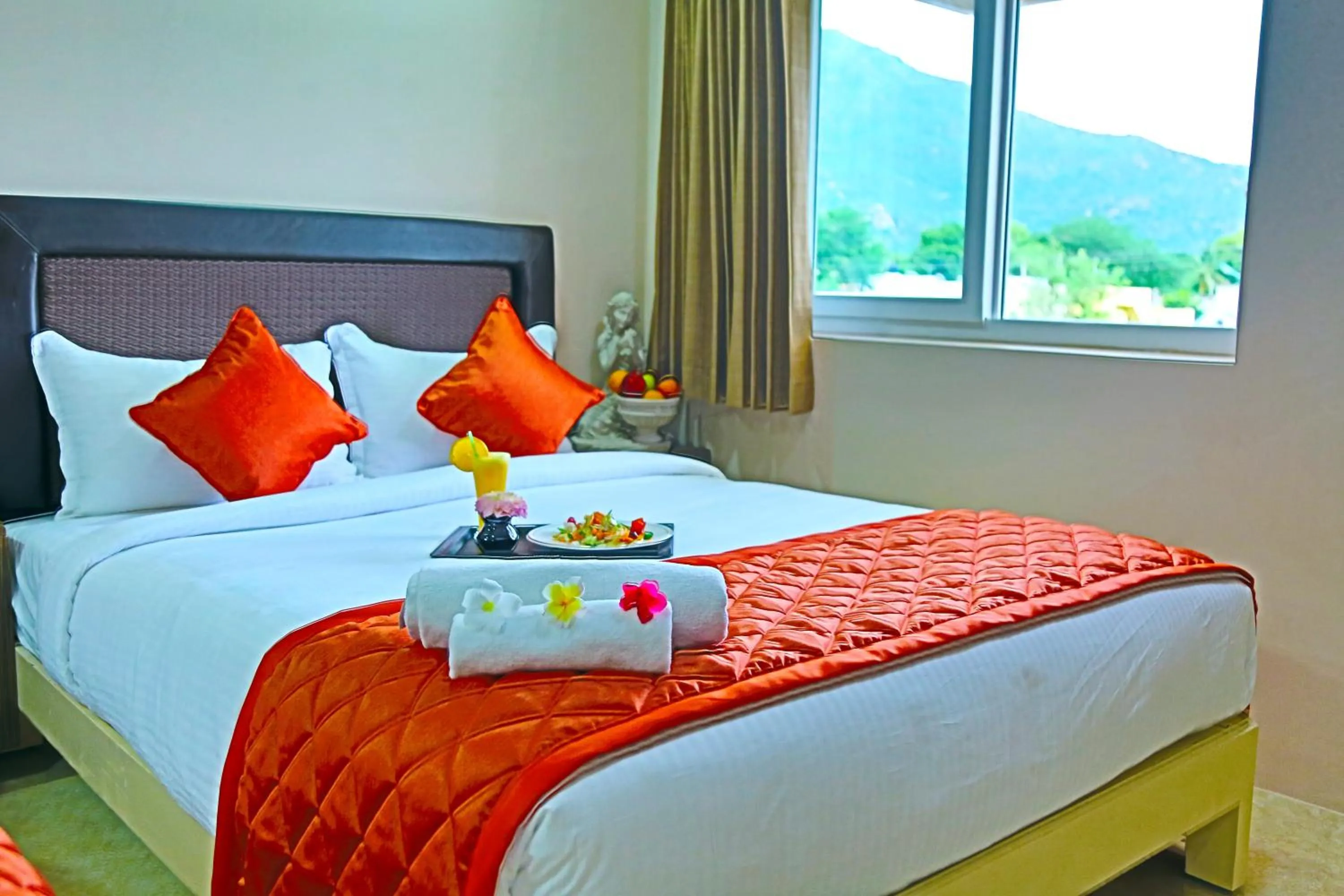 Mountain view, Bed in Athena Hotel