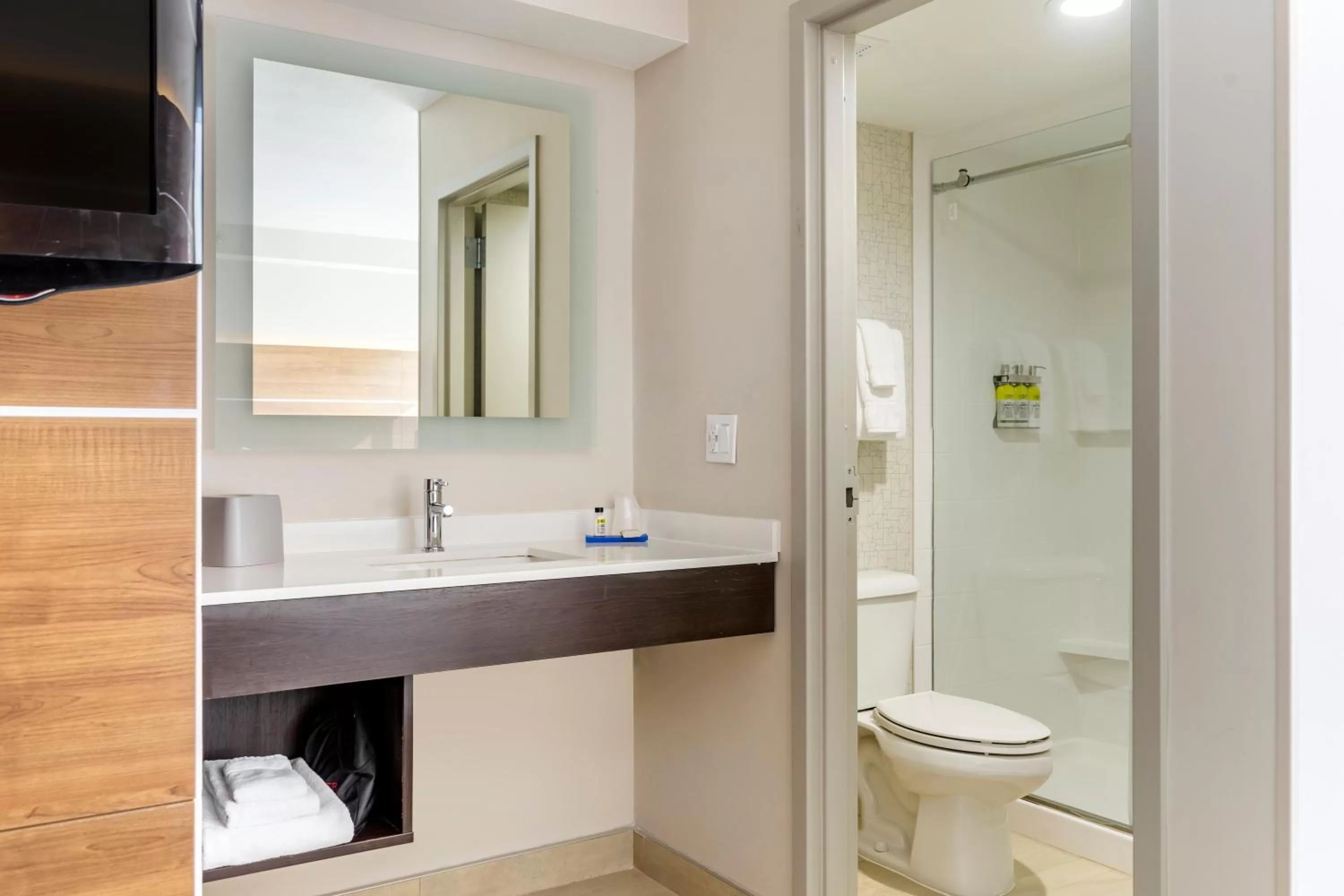 Photo of the whole room in Holiday Inn Express Hotel & Suites Albuquerque Midtown by IHG