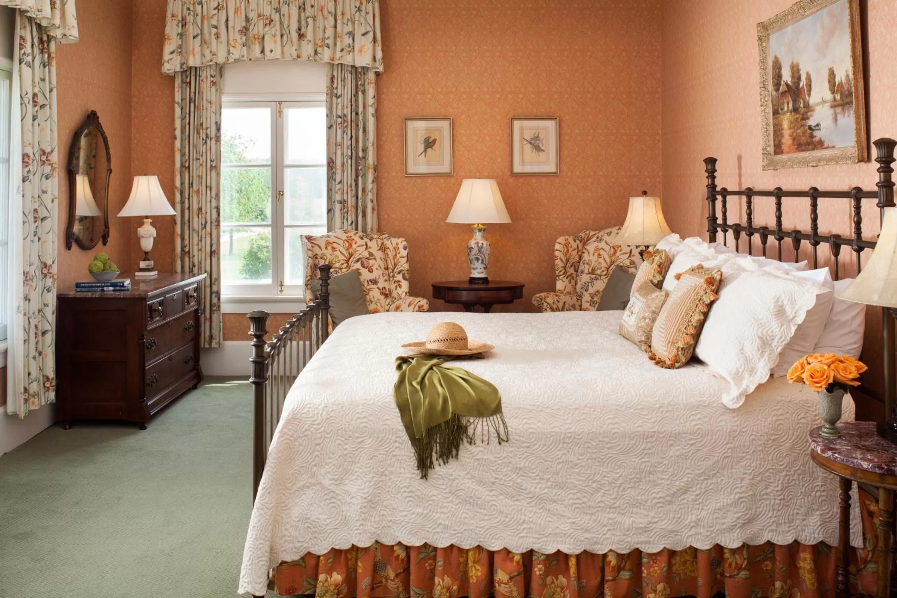 Bed in Inn at Warner Hall