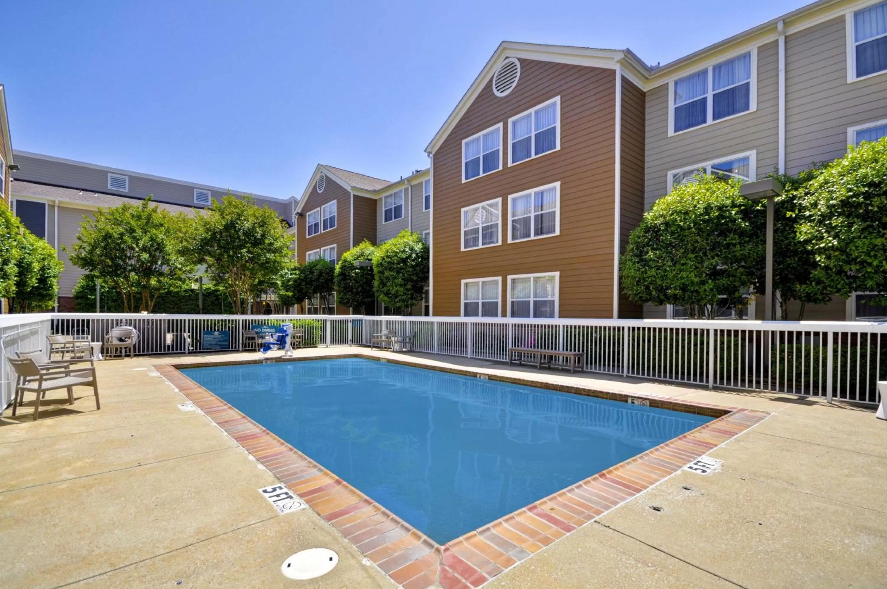 Swimming pool in Homewood Suites Memphis Germantown