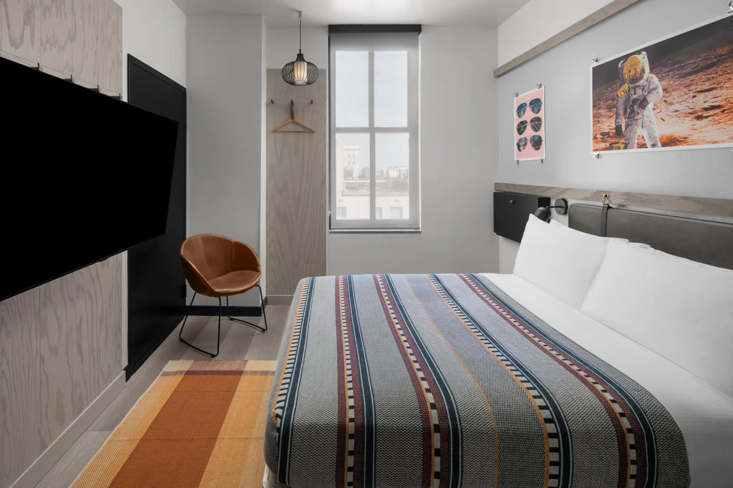 Bed in Moxy Houston Downtown