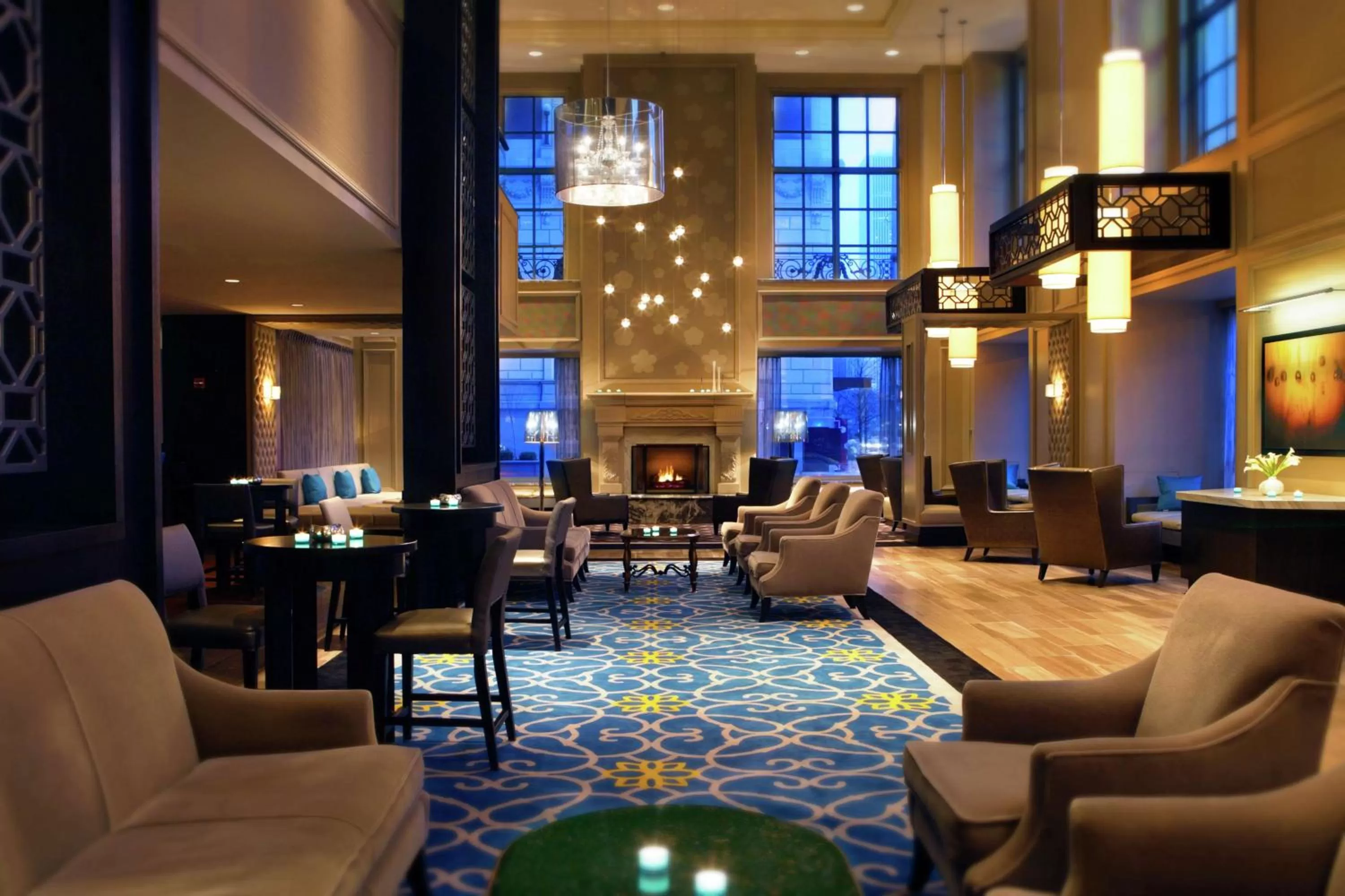 Lounge or bar in Hilton Chicago
