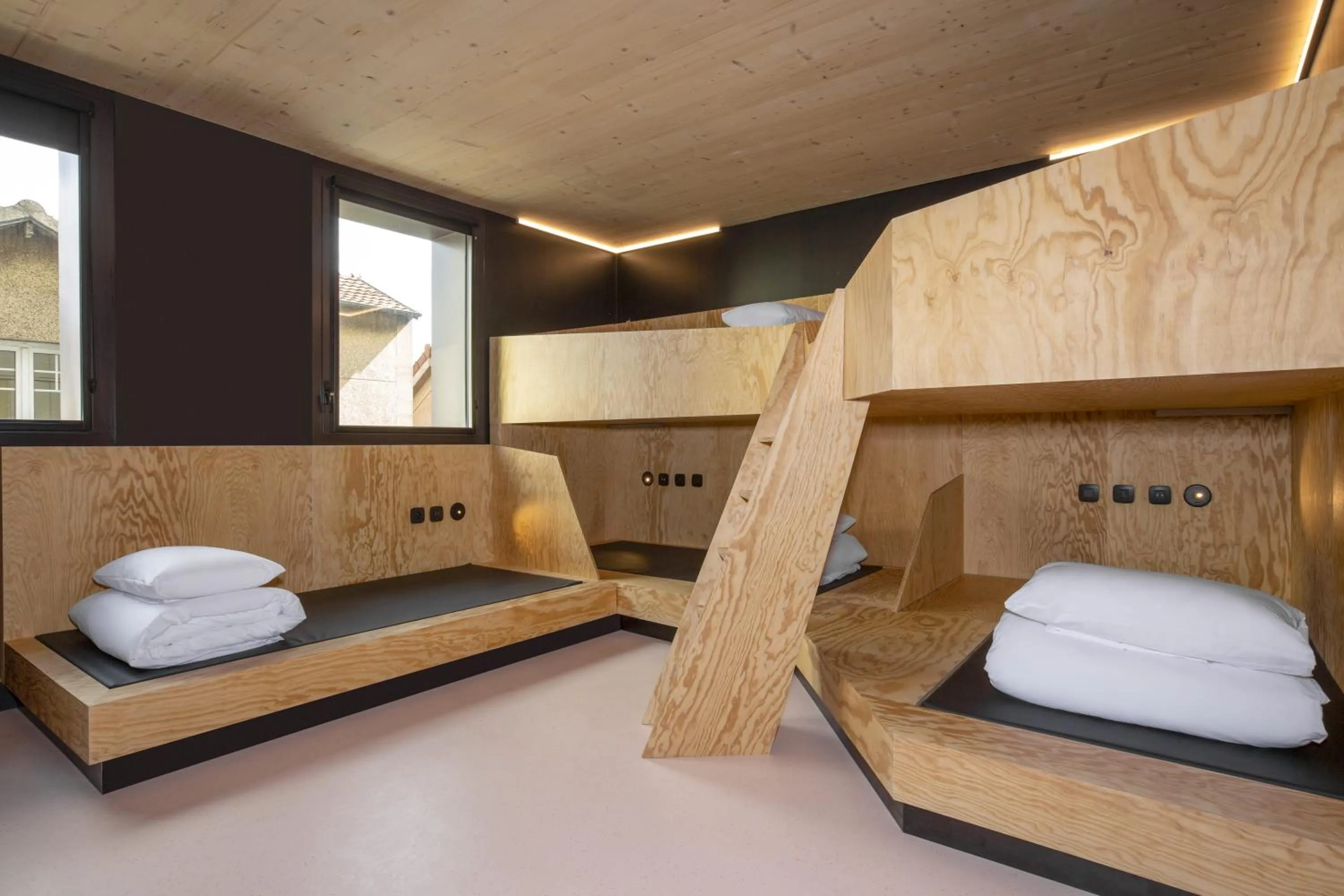 Bed in JO&JOE Paris Gentilly - Auberge de Jeunesse