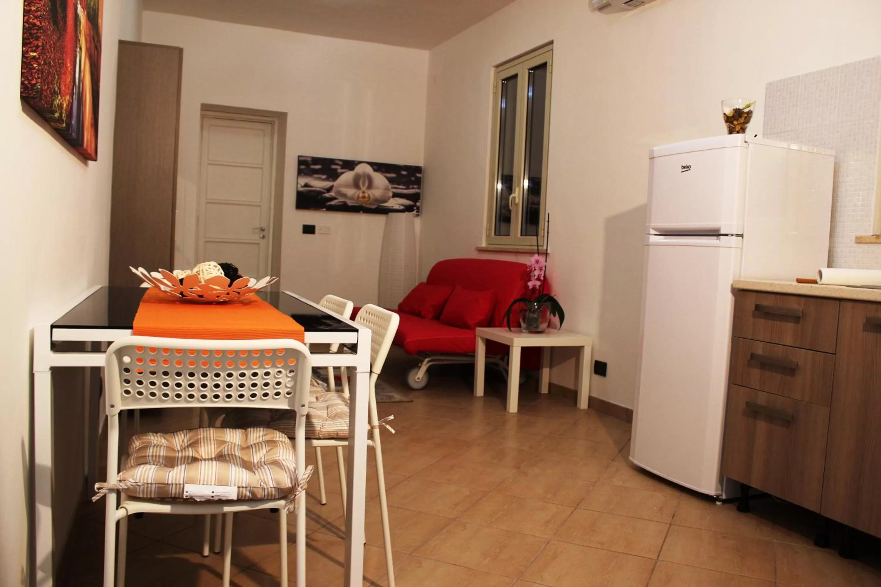 Photo of the whole room, Dining Area in Tortugas B&B