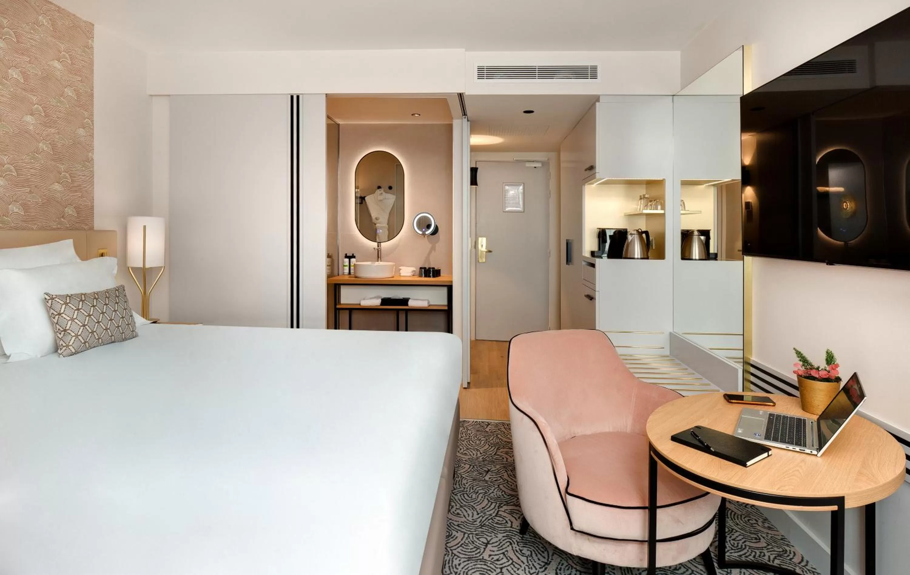 Photo of the whole room, Bed in Pullman La Pléiade Montpellier Centre