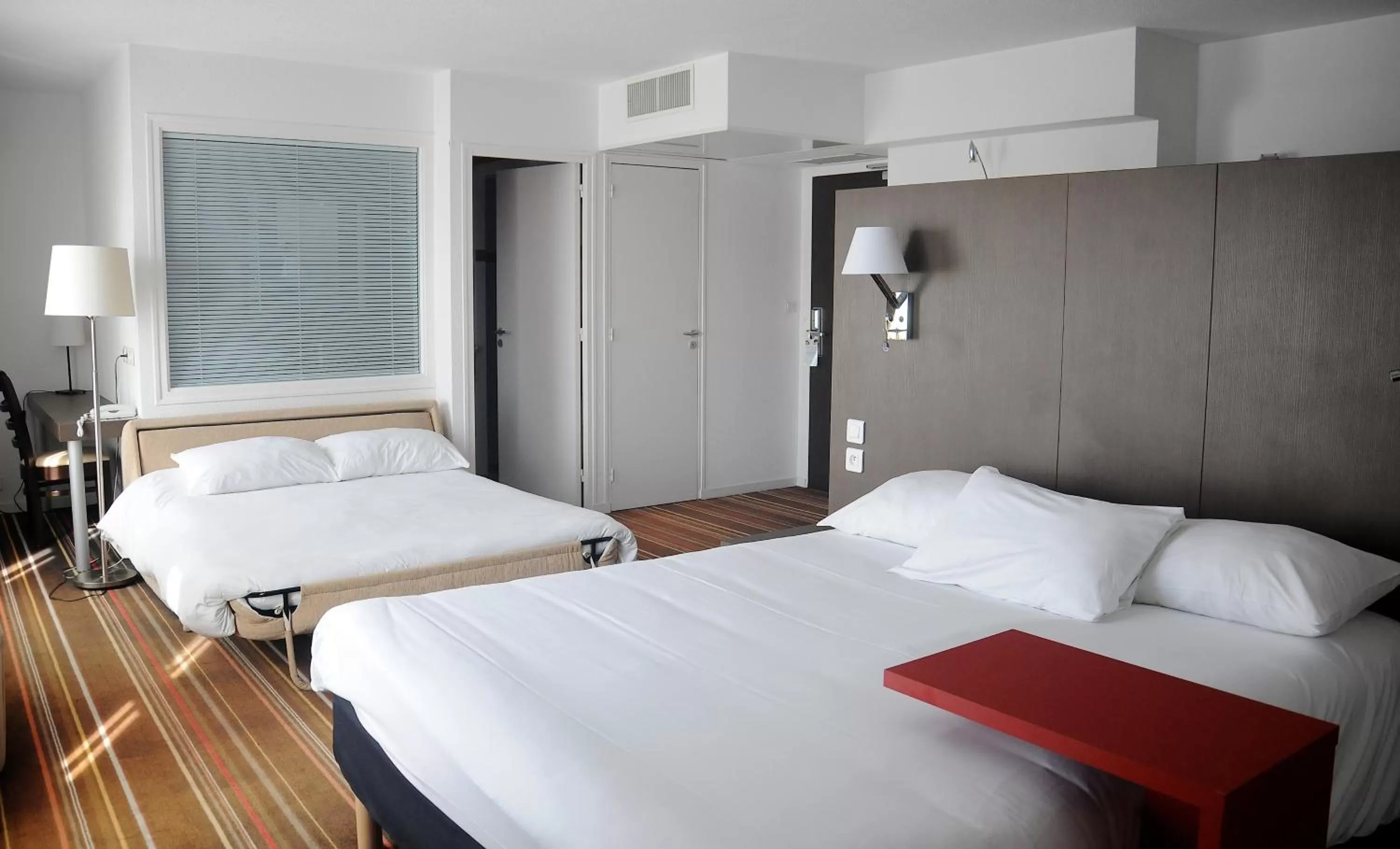 Standard Suite with 1 Double Bed and 2 Single Beds in ibis Styles Segre