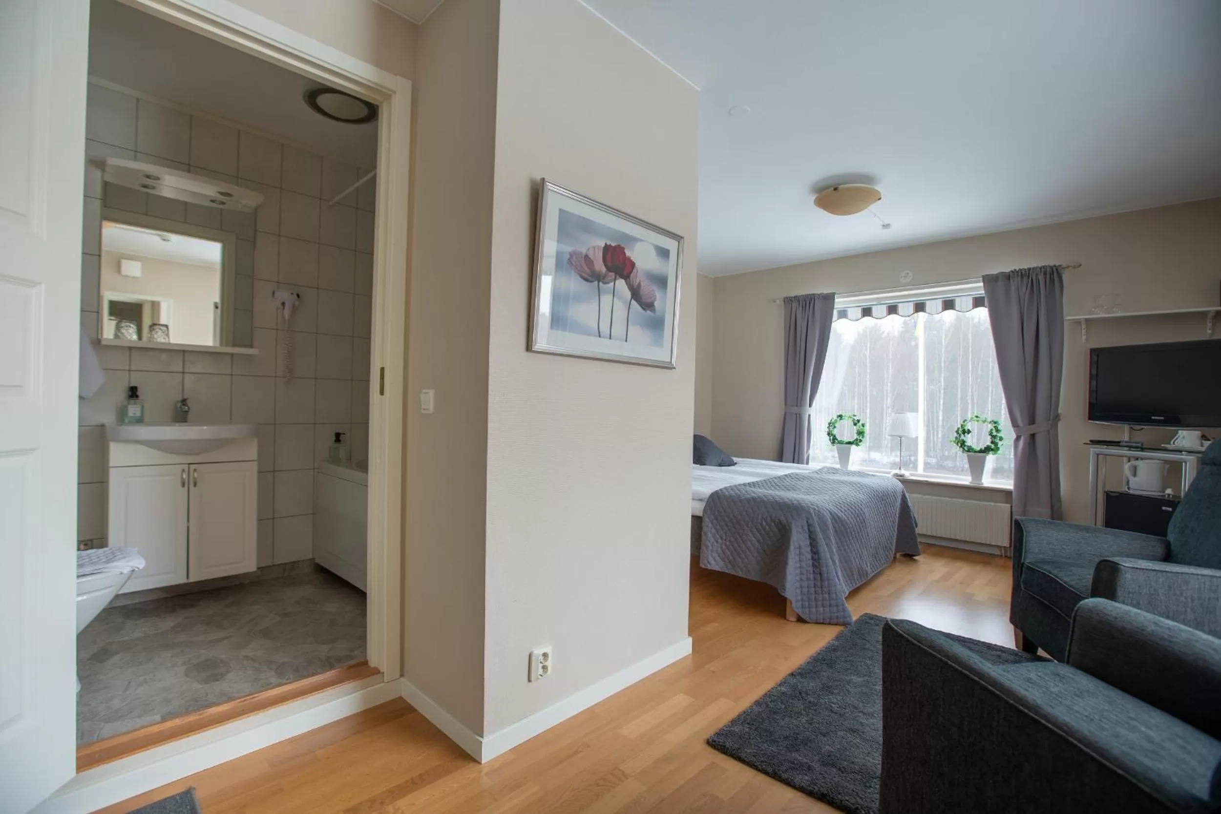 Hot Tub, Bed in Hotell Strandvillan B&B