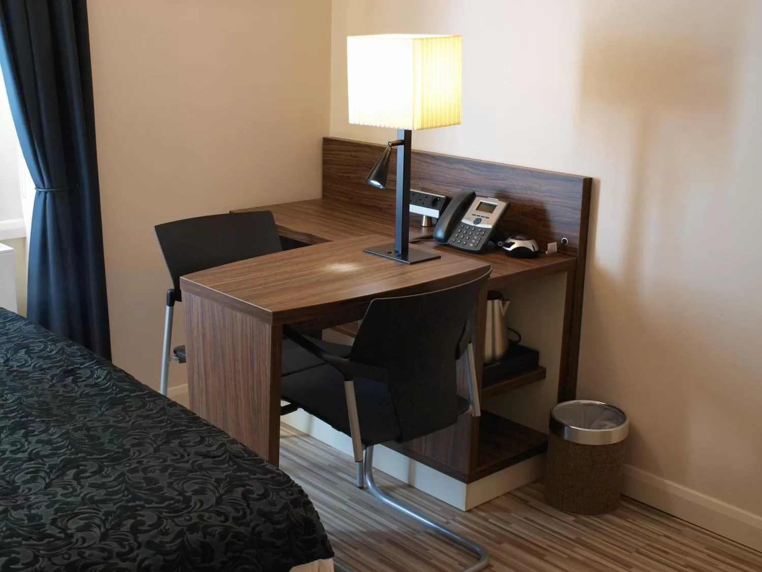 Seating area in Simply Rooms & Suites