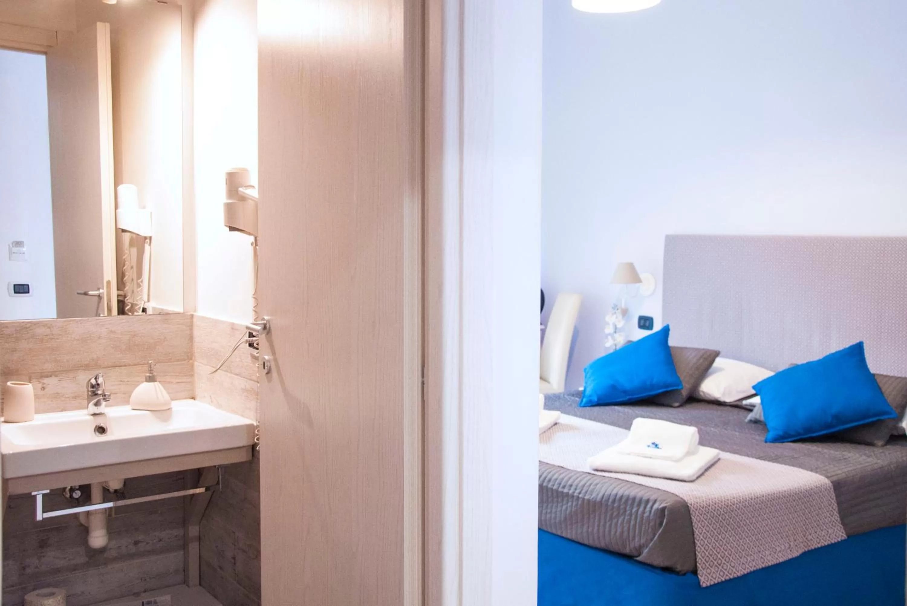 Bed in B&B Exa Rooms - Just Rome