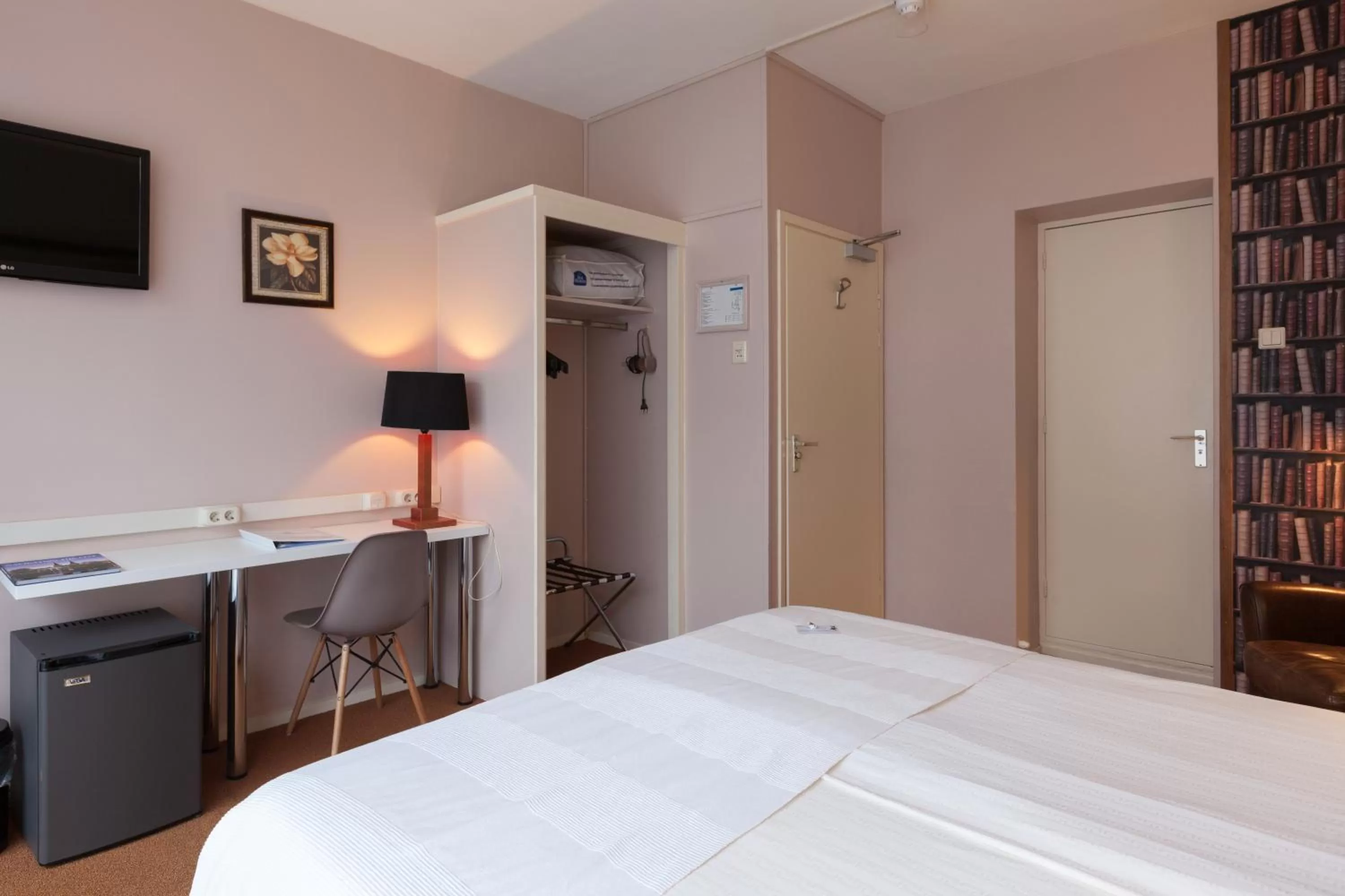 Photo of the whole room, Bed in Best Western Hotel Den Haag