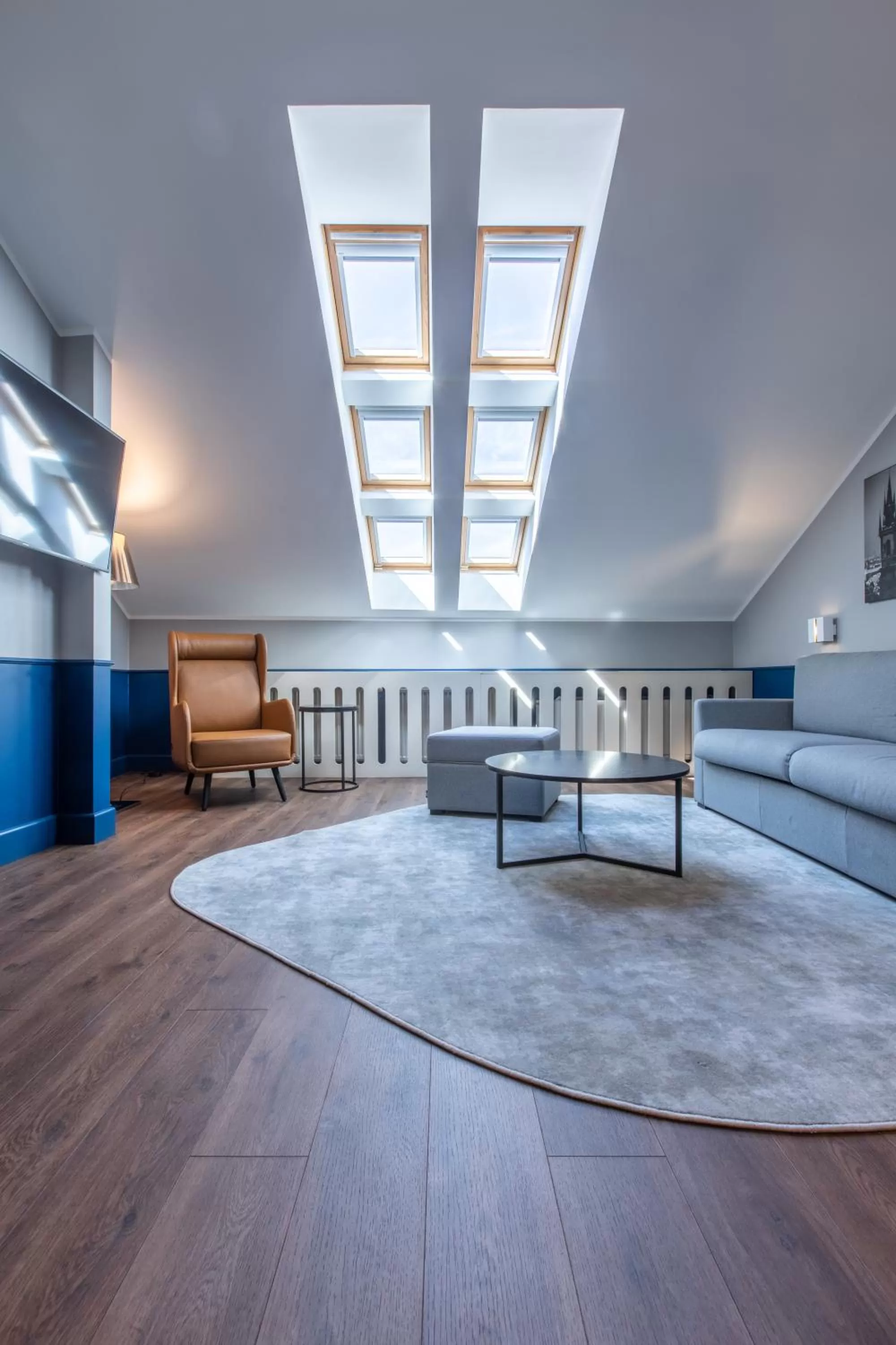 Living room, Bed in Radisson Blu Hotel Prague