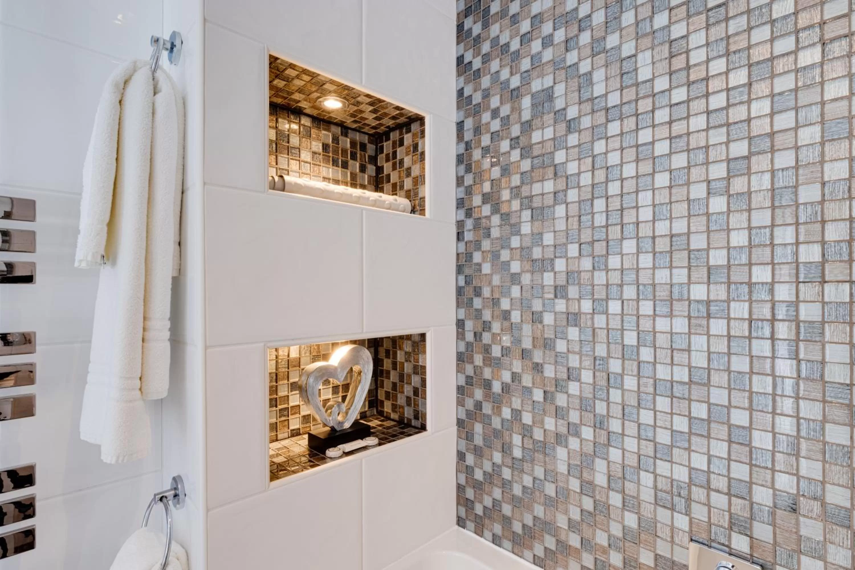 Bathroom in Park Manor Hotel