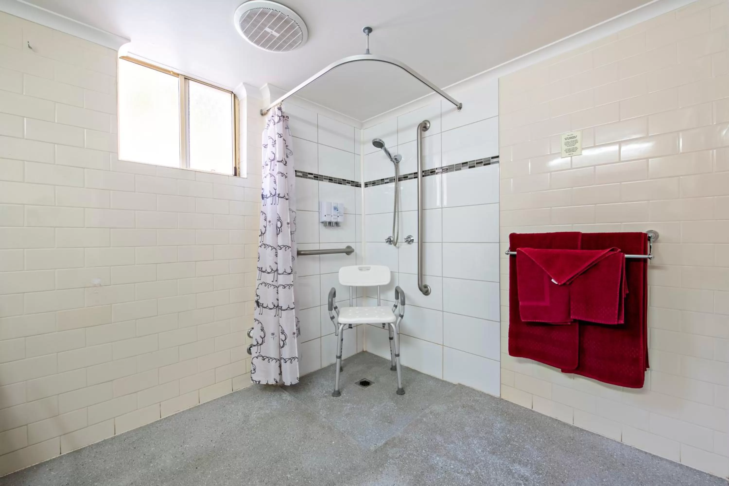 Shower in Shearing Shed Motor Inn