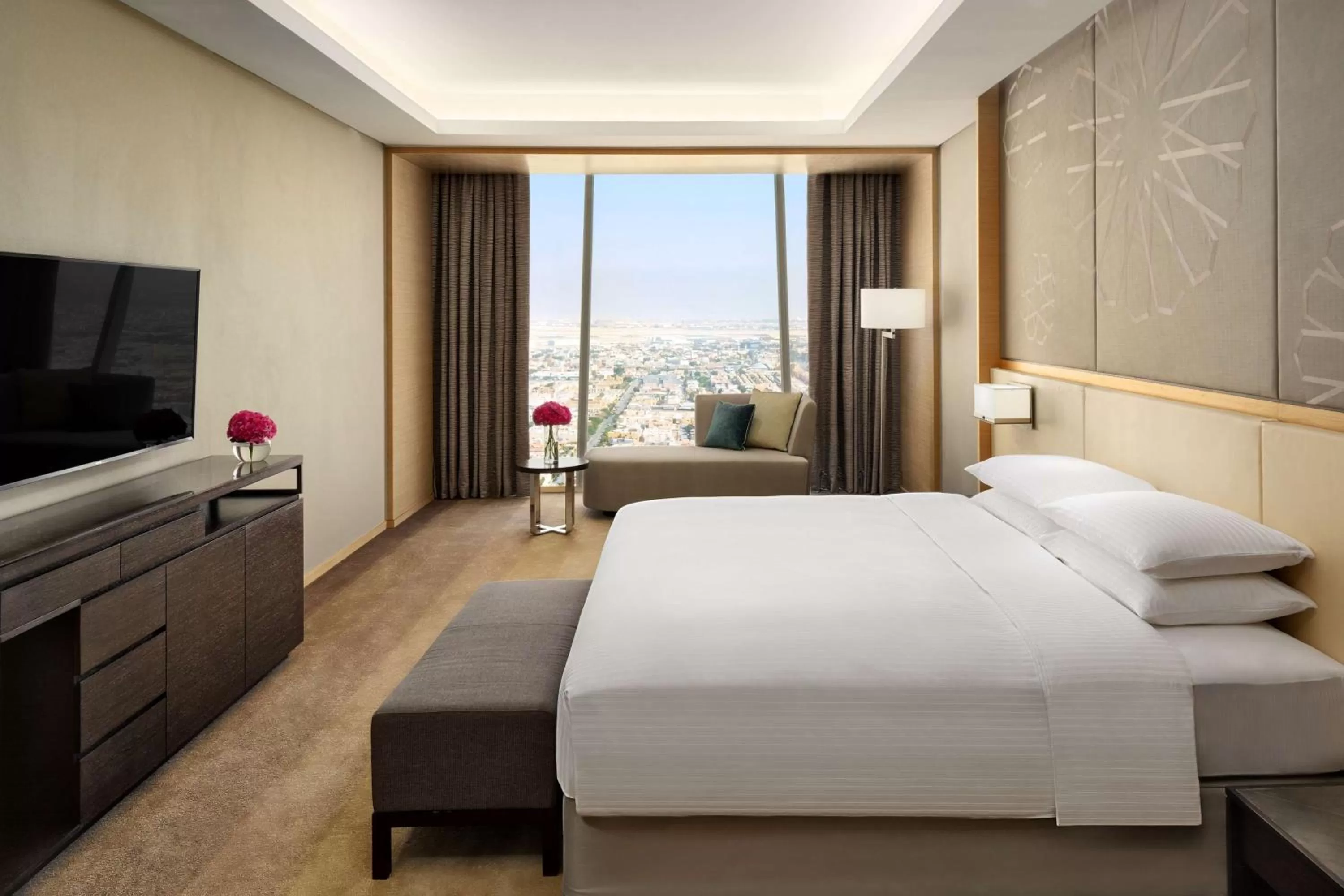 Photo of the whole room, Bed in Hyatt Regency Riyadh Olaya