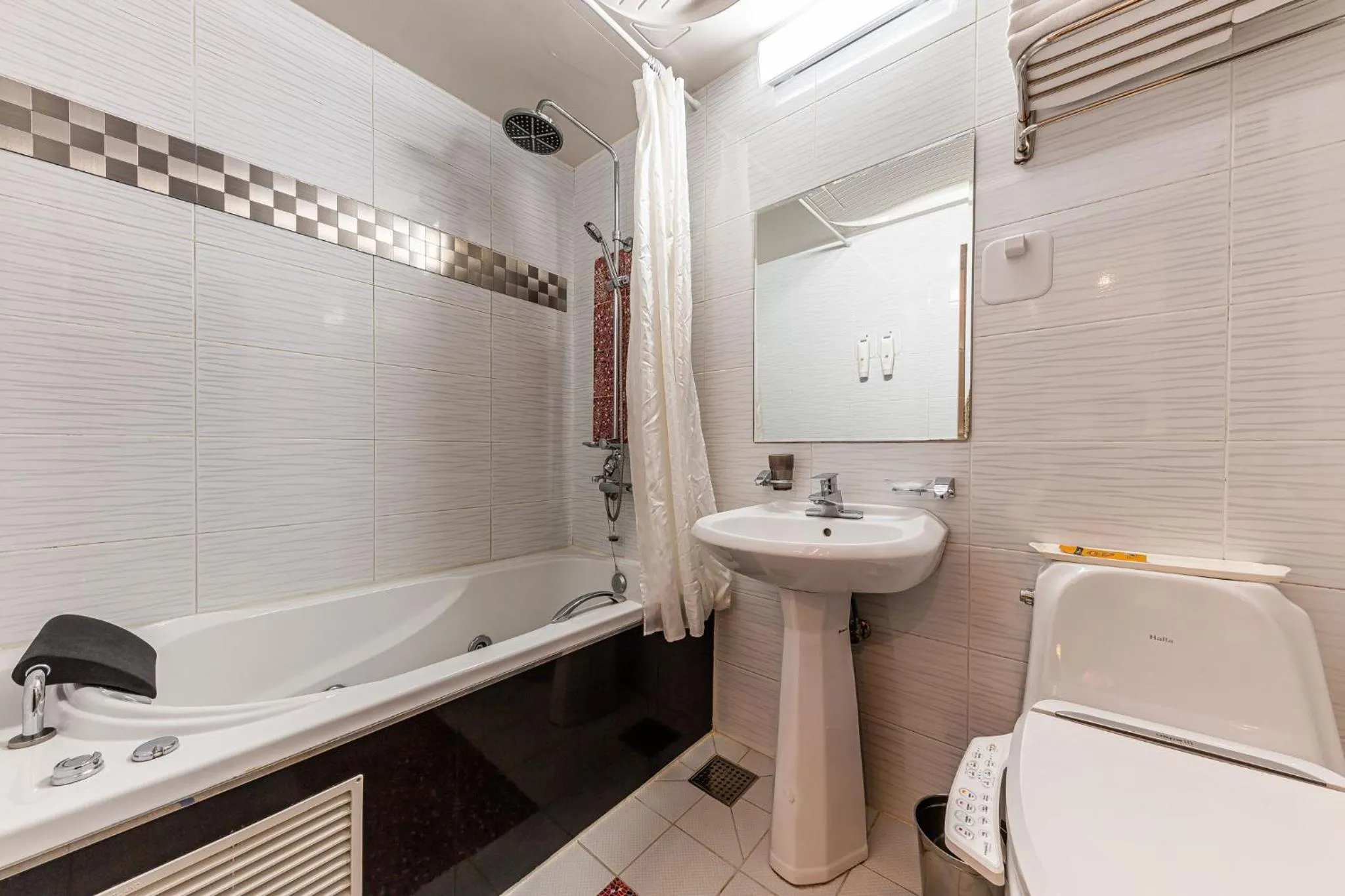 Friendly DH Naissance Hotel by Mindrum Group