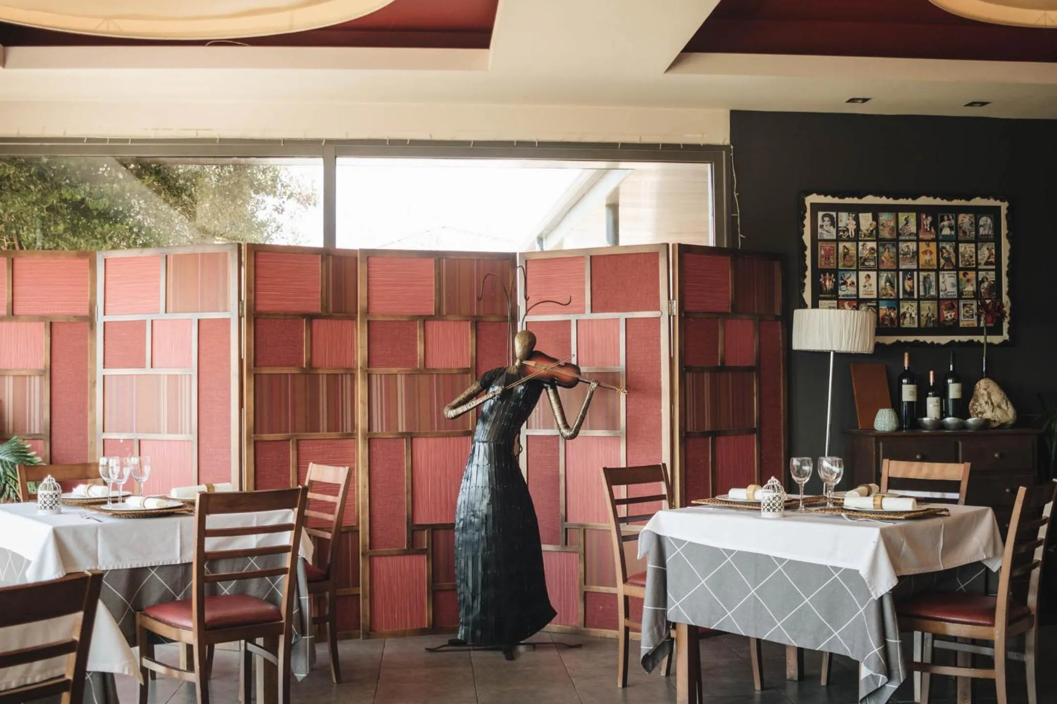 Restaurant/places to eat in Peregrina Hotel