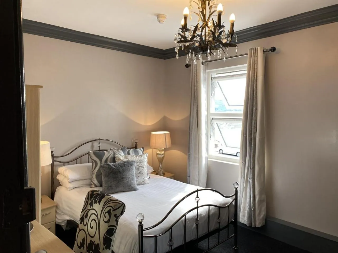 Bed in The Lilly Restaurant With Rooms