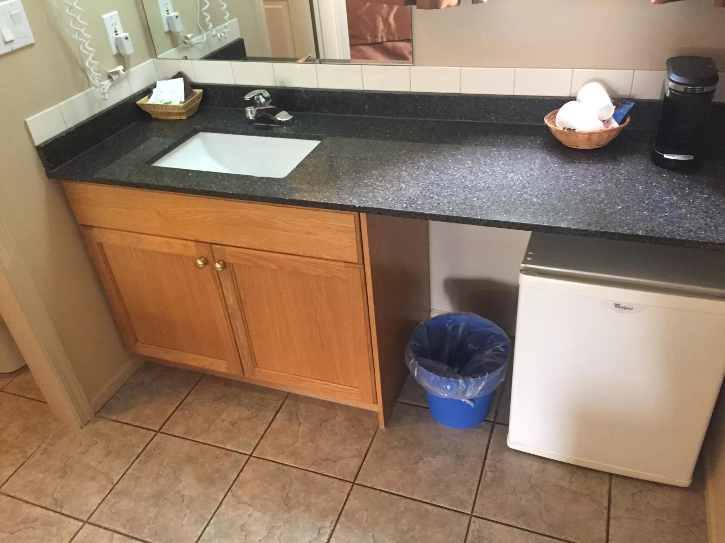 Coffee/tea facilities in Avalon Inn