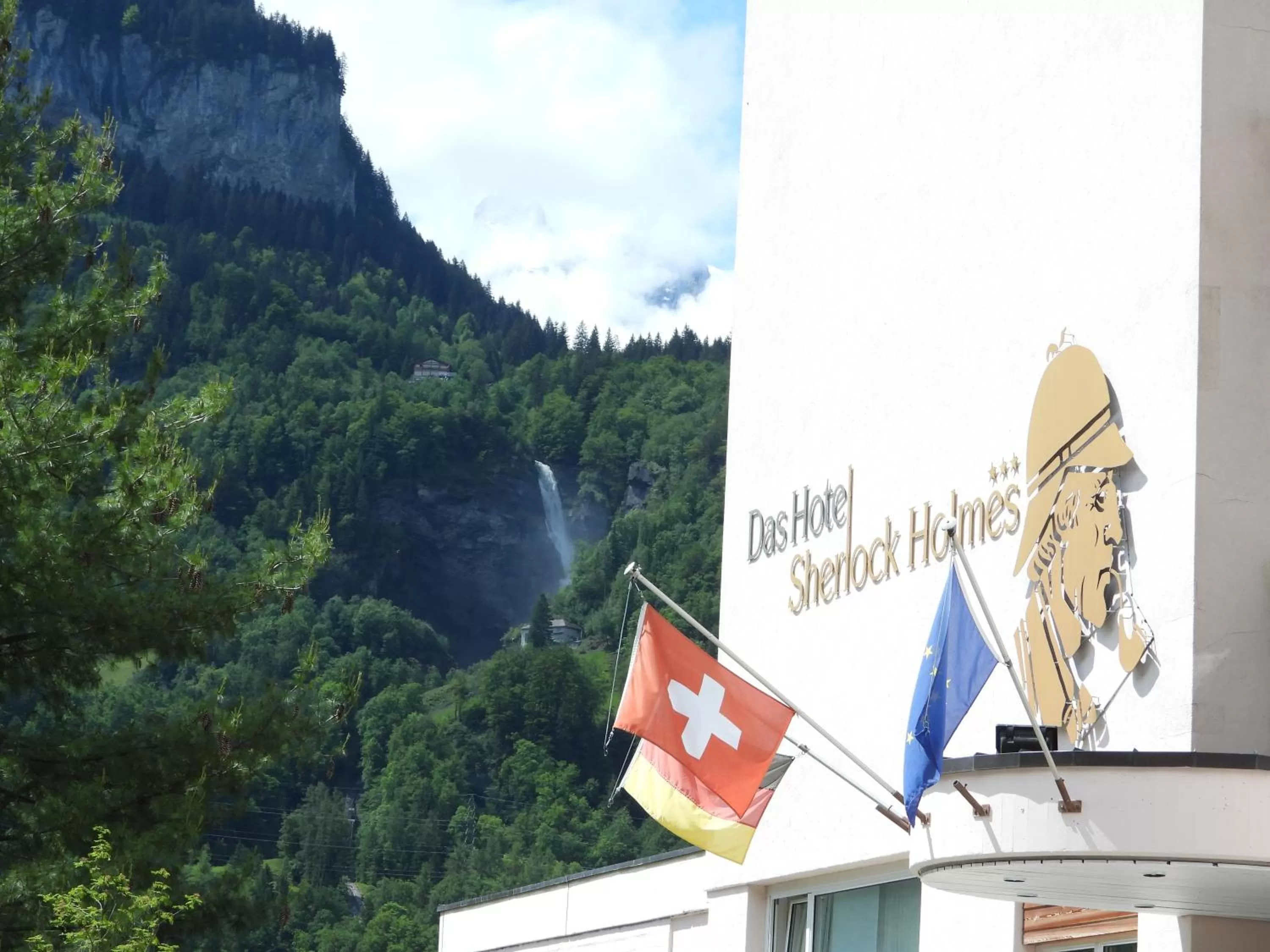 Hotel Sherlock Holmes & Khana Restaurant "nur 200 m zur Gondelbahn Hasliberg"