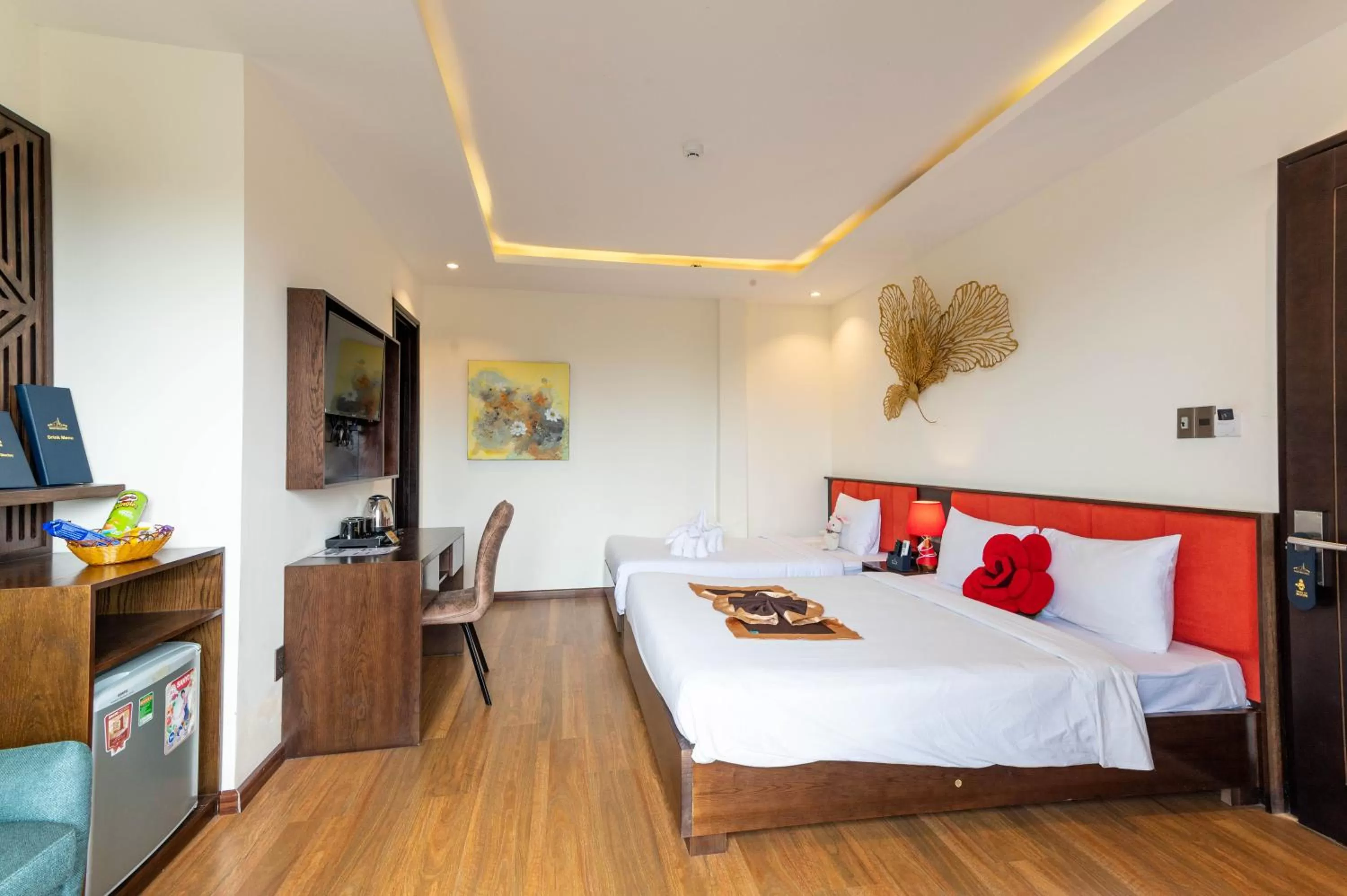 Photo of the whole room, Bed in Hoang Trinh Hotel