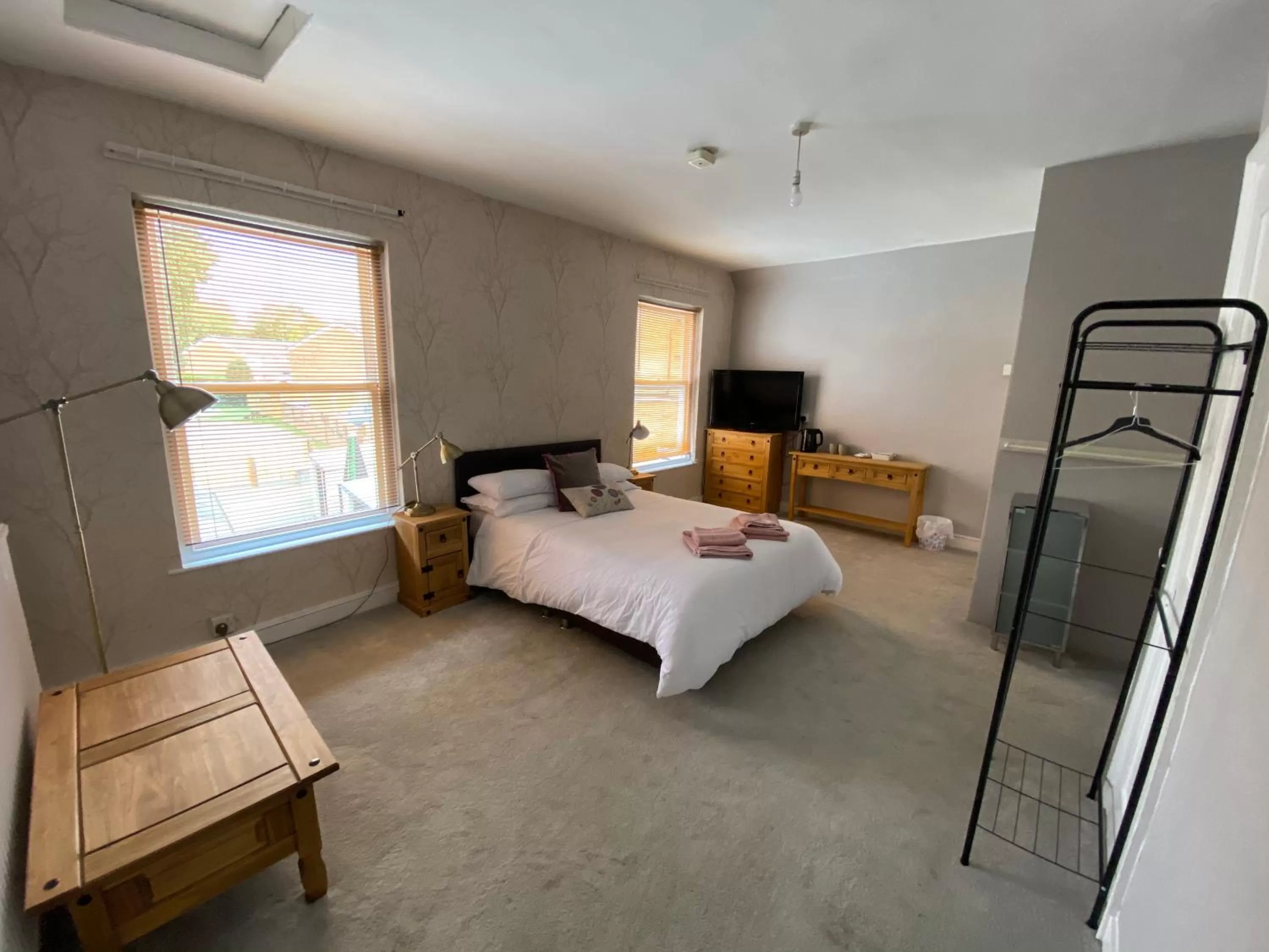 Large Double Room in The White Hart Hotel