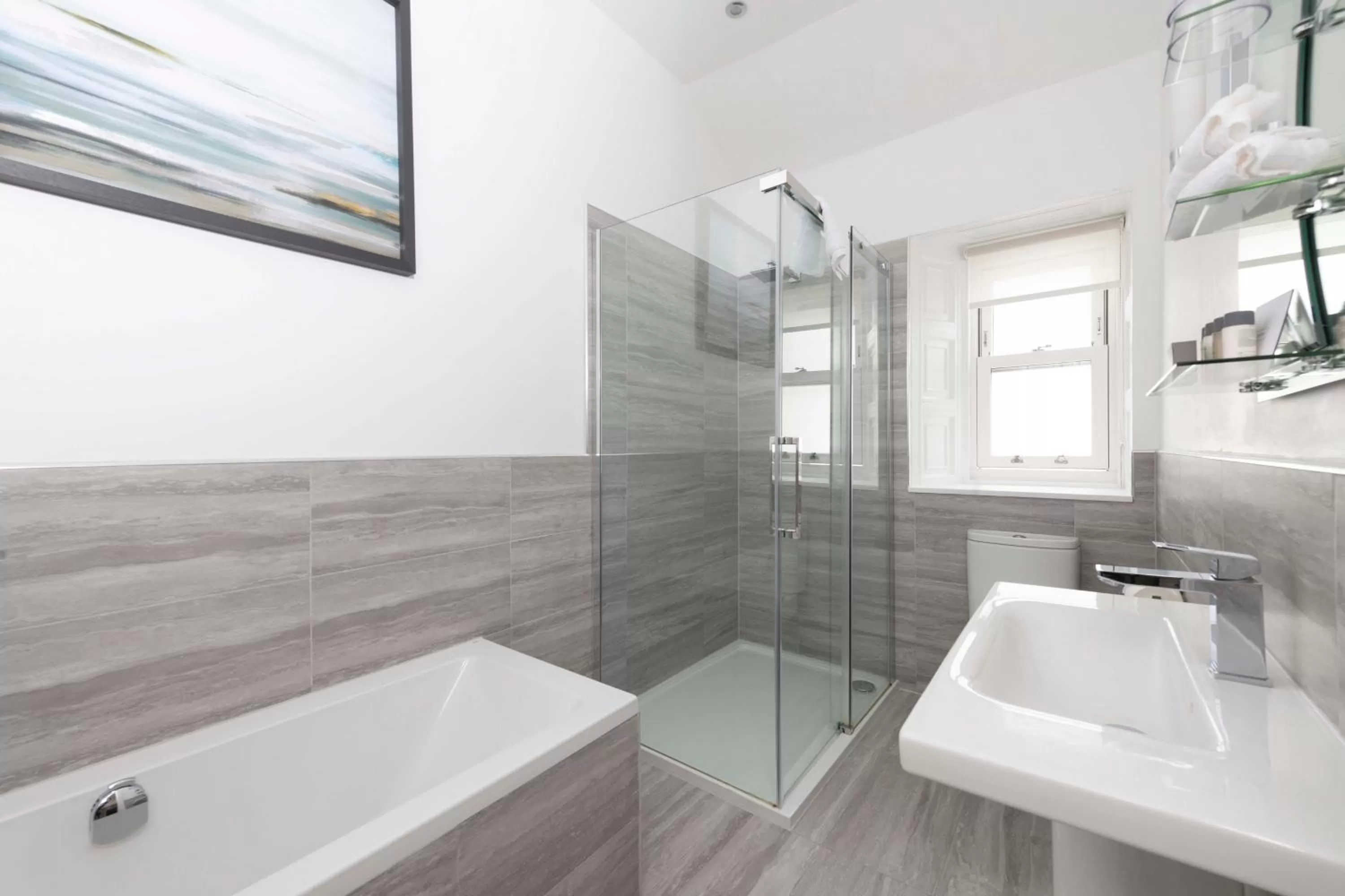 Bathroom in Skeabost House Hotel