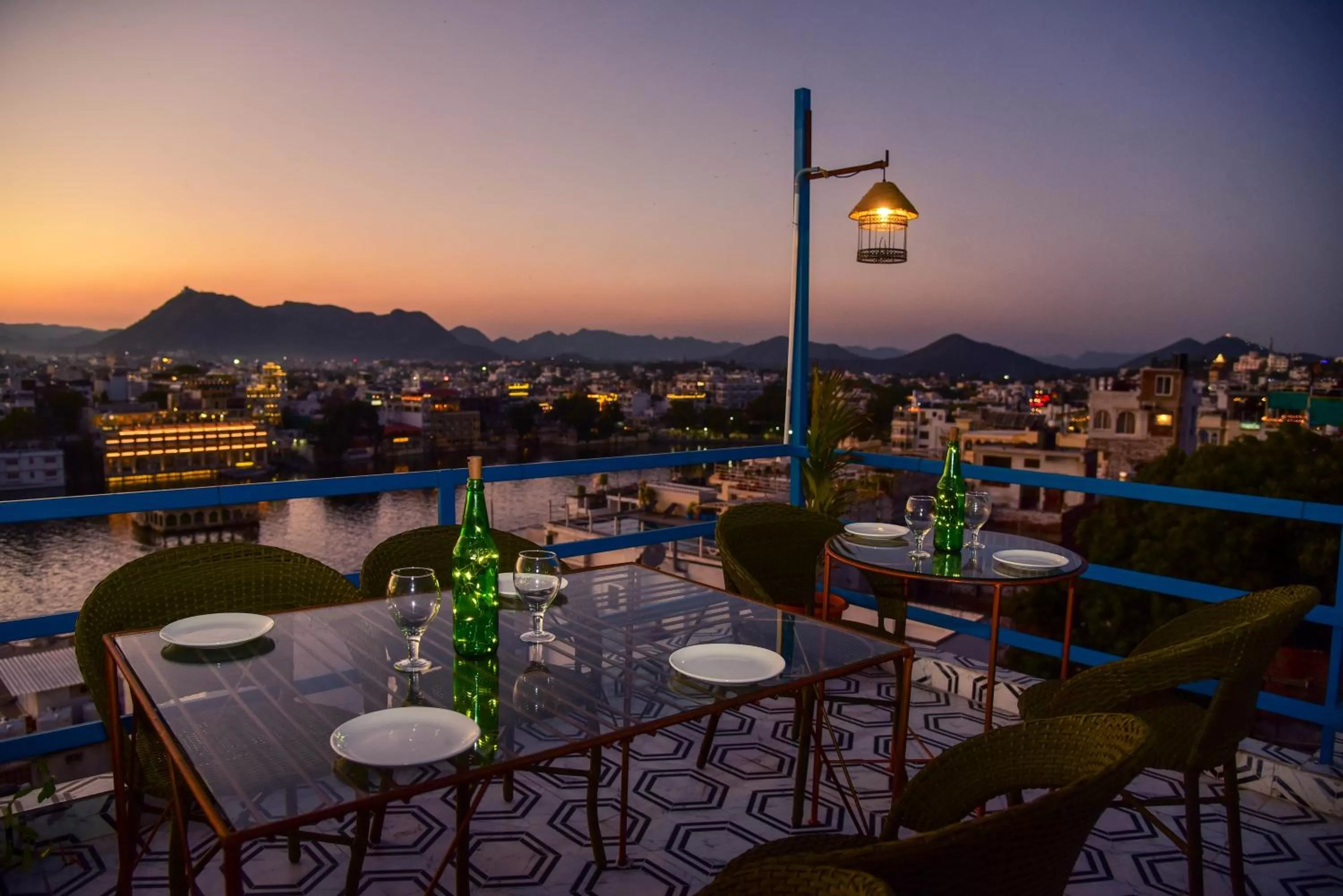Dining area in Hotel Casa by the lake