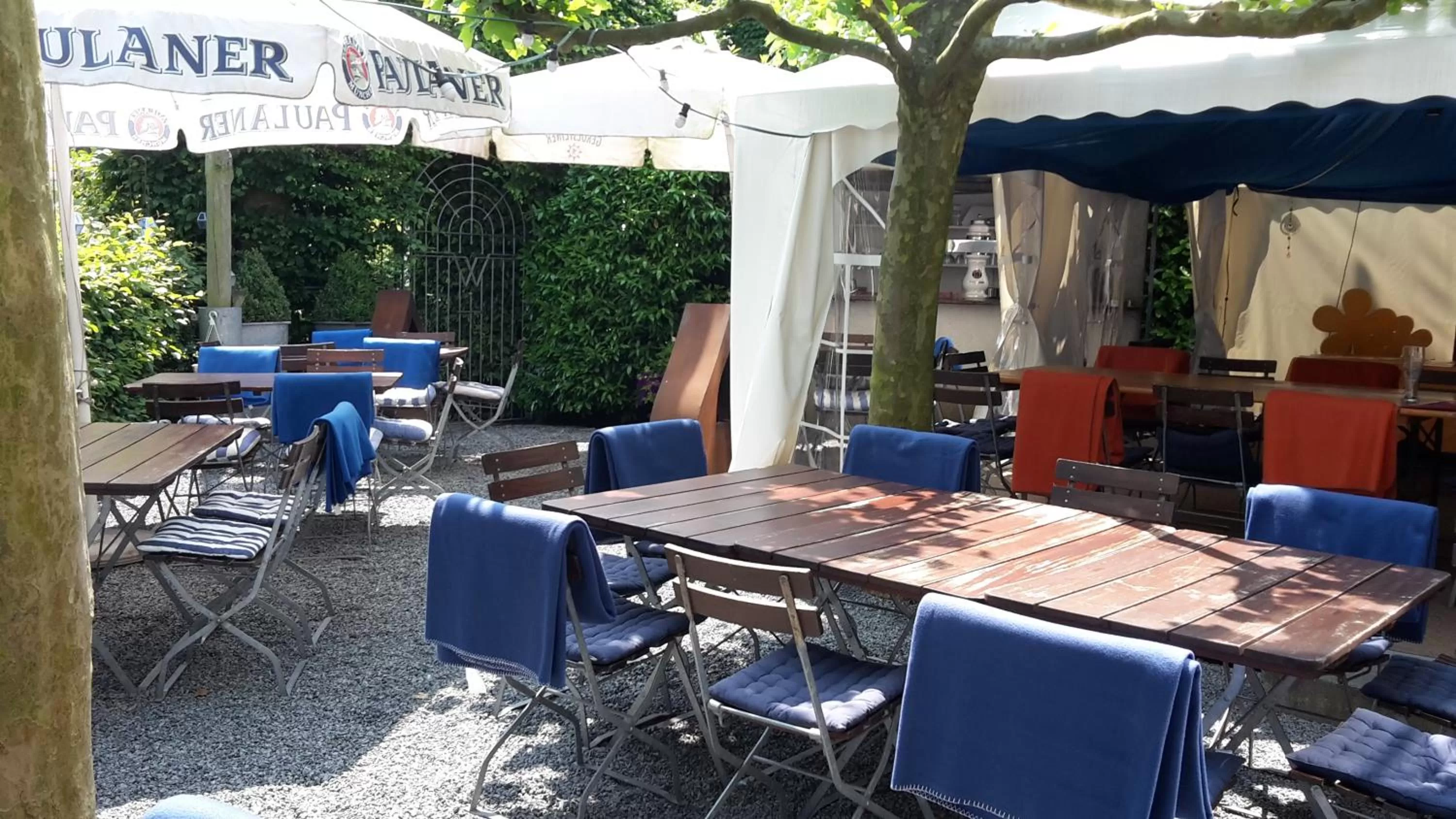 Restaurant/places to eat in Hotel am Weiher