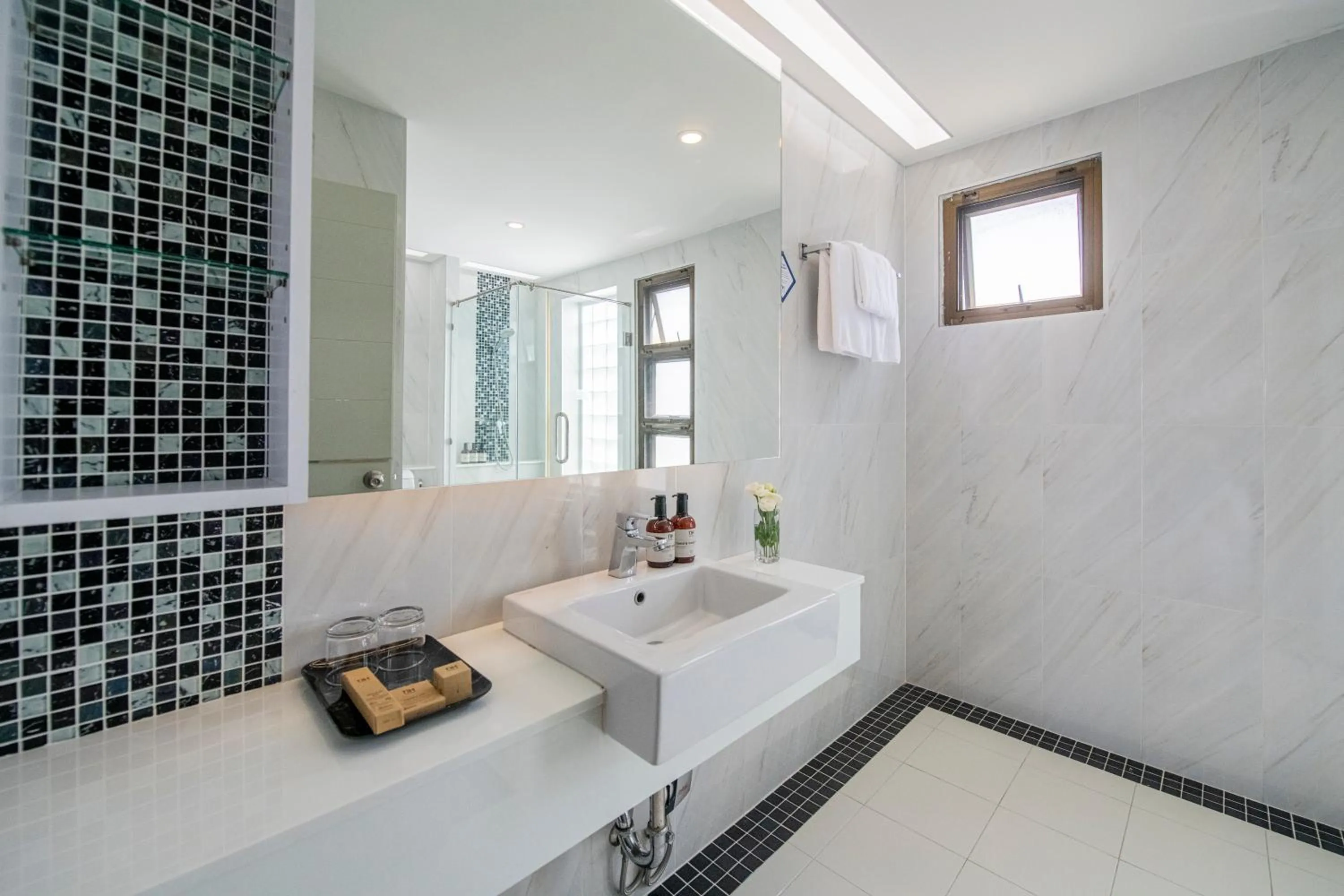 Bathroom in NH Boat Lagoon Phuket Resort