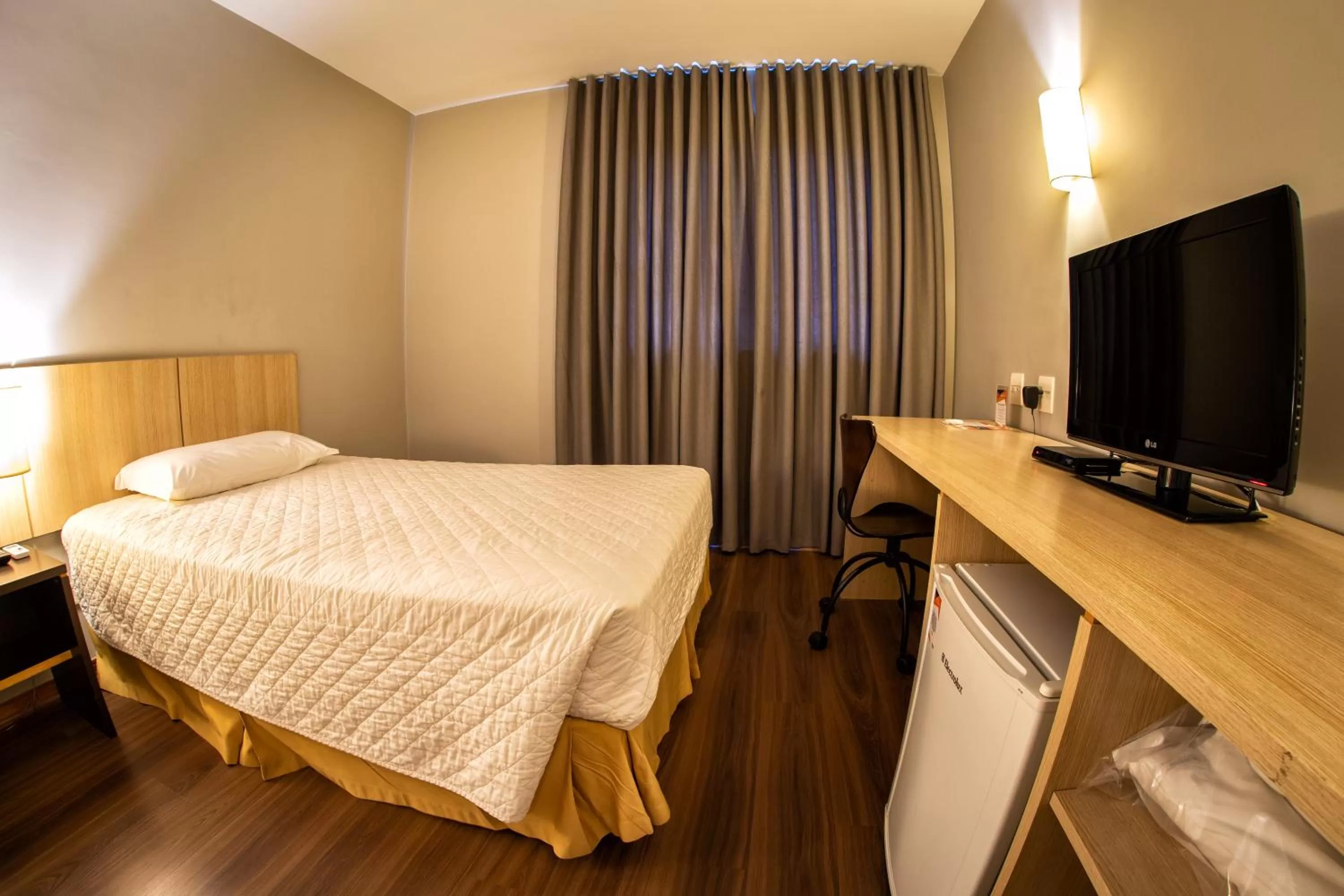 Bed in Hotel Campo Largo Express