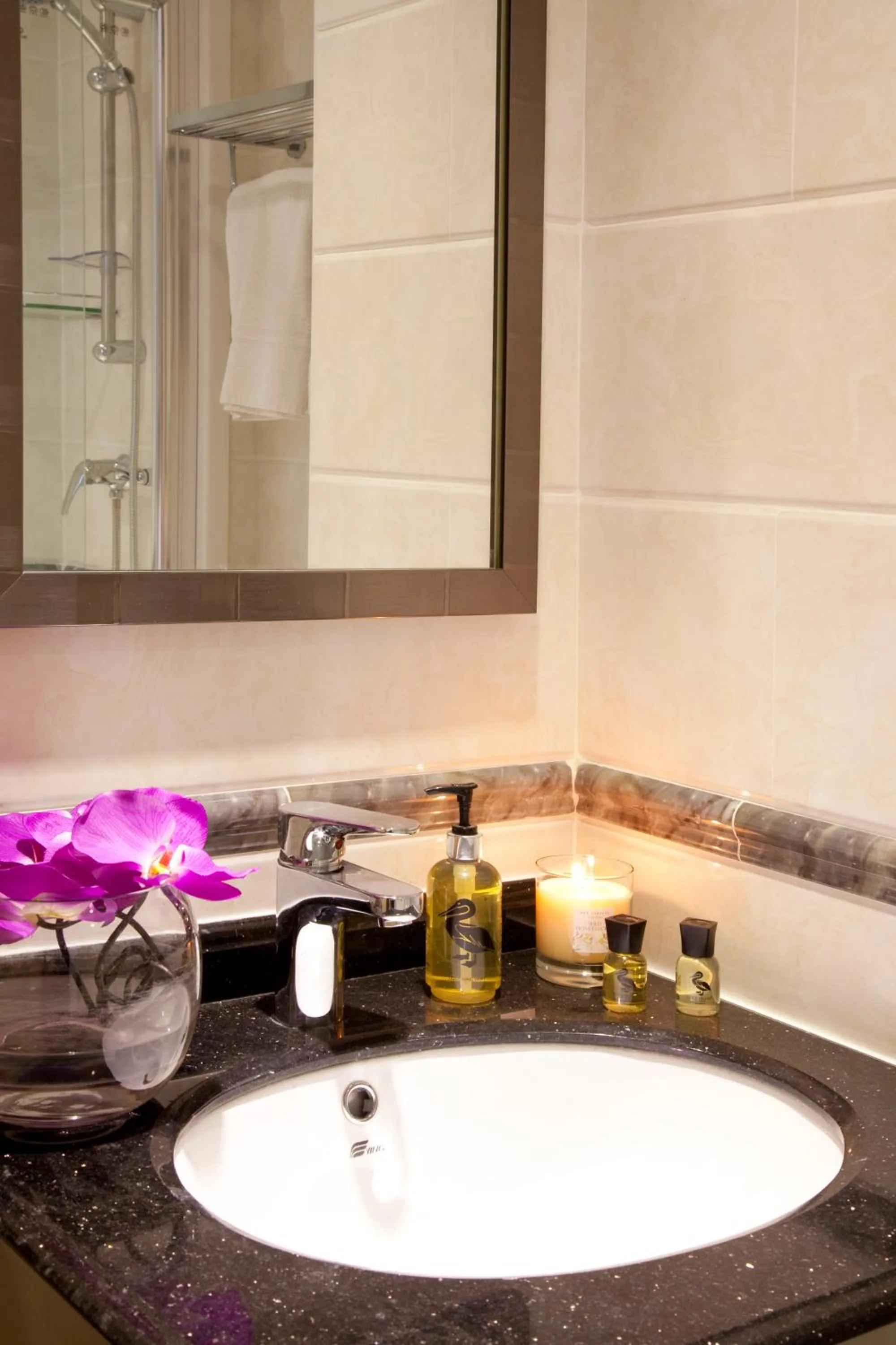 Bathroom in City Inn Russell Square