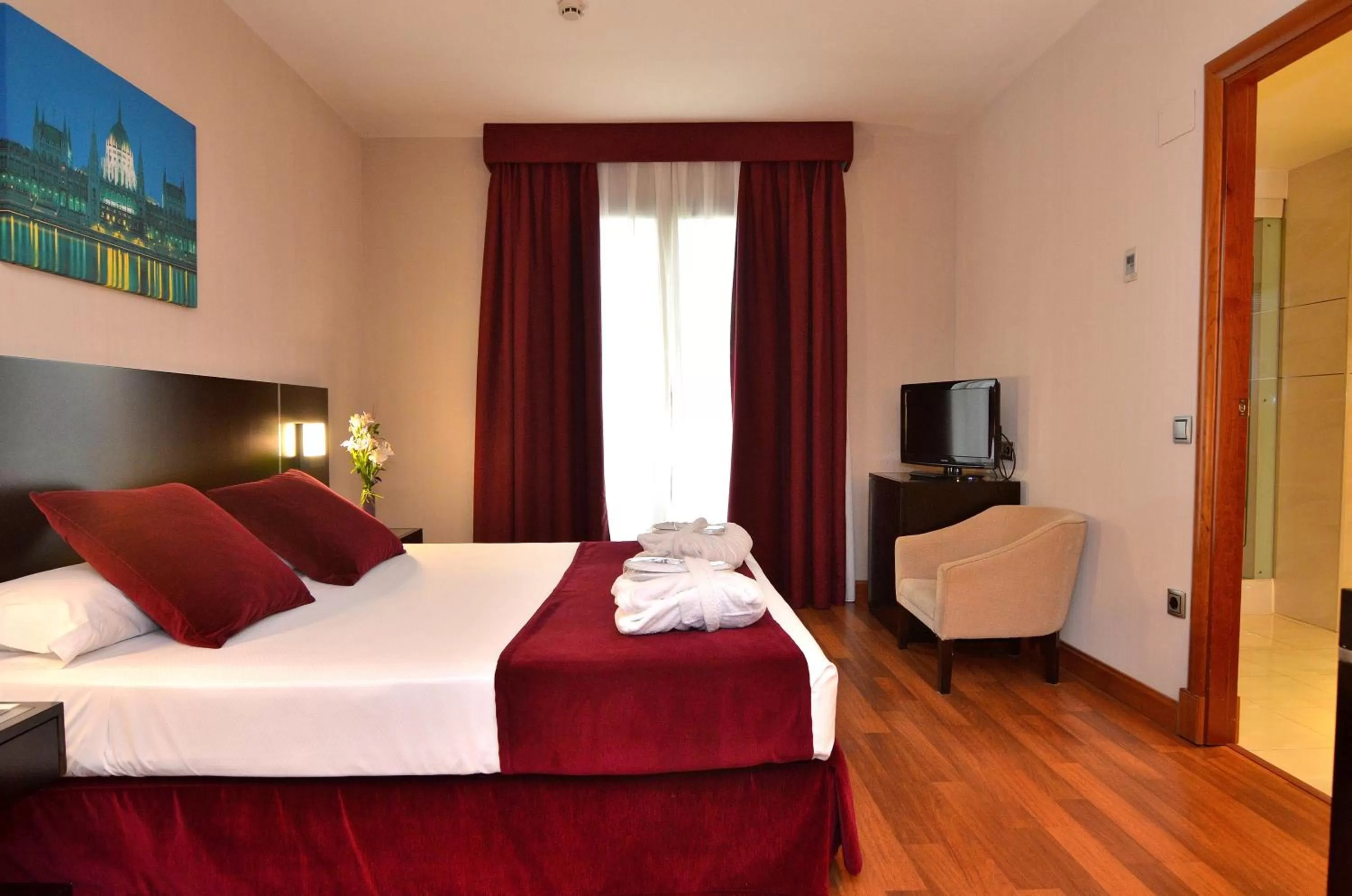 Photo of the whole room, Bed in Clement Barajas