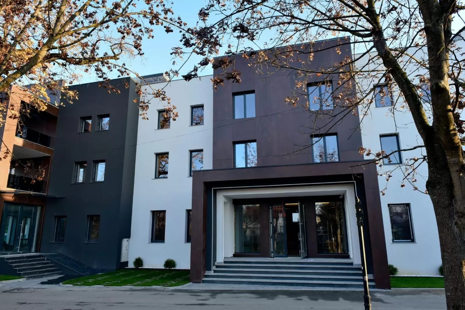 Property Building in Hotel Codrişor