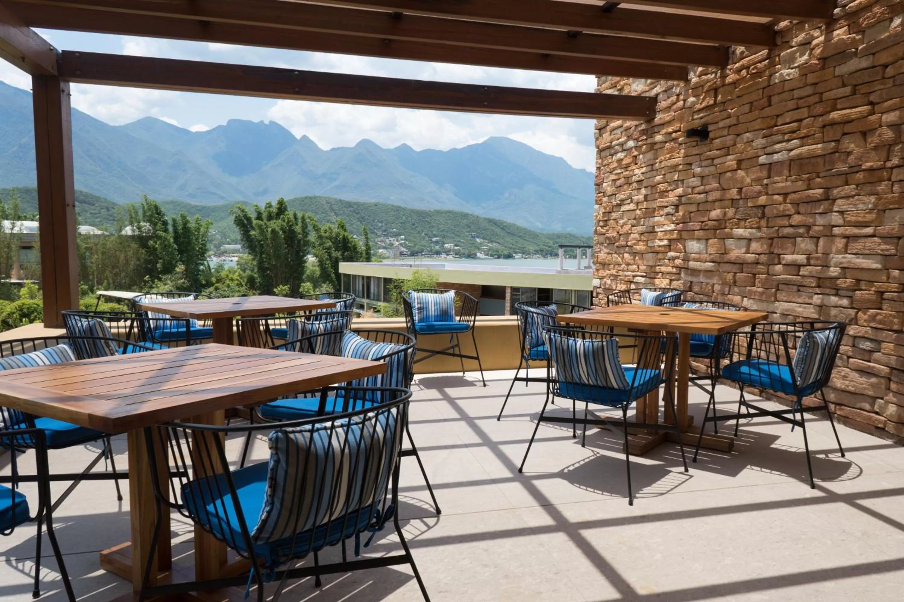 Restaurant/places to eat in Gamma Monterrey Rincon de Santiago