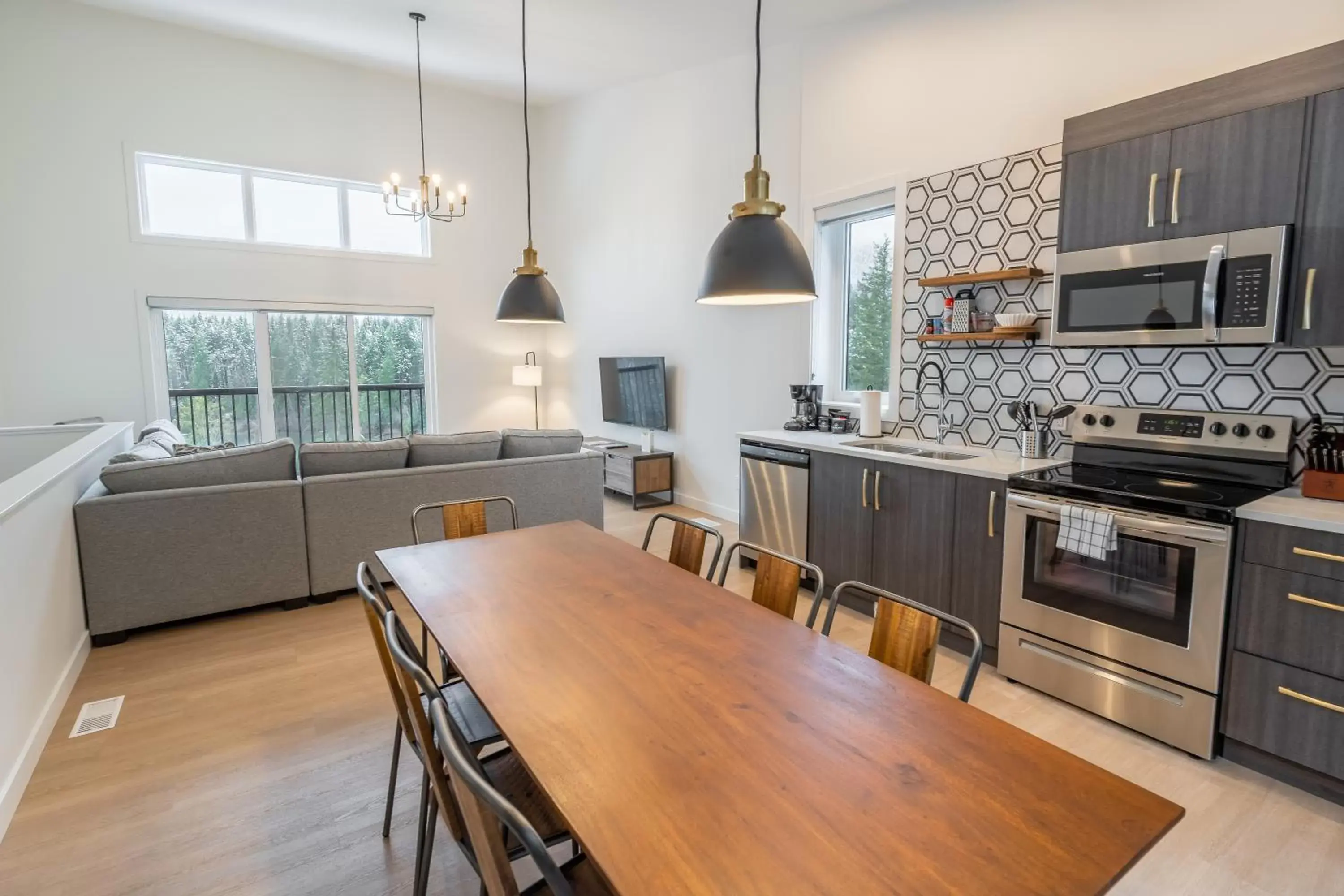 Three-Bedroom Apartment - Dog Friendly in Basecamp Resorts Revelstoke Three-Bedroom Apartment - Dog Friendly in Basecamp Resorts Revelstoke